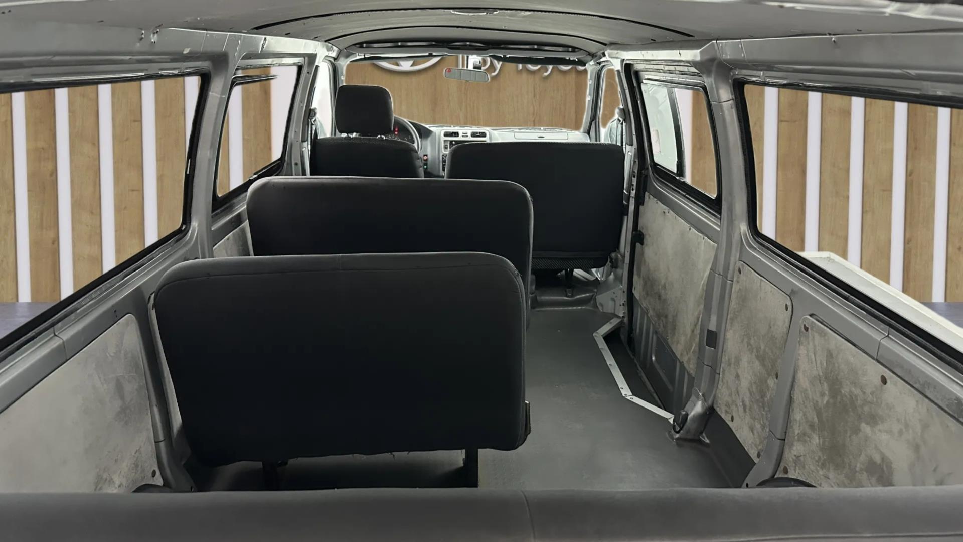 2009 TOYOTA HI-ACE 117 L