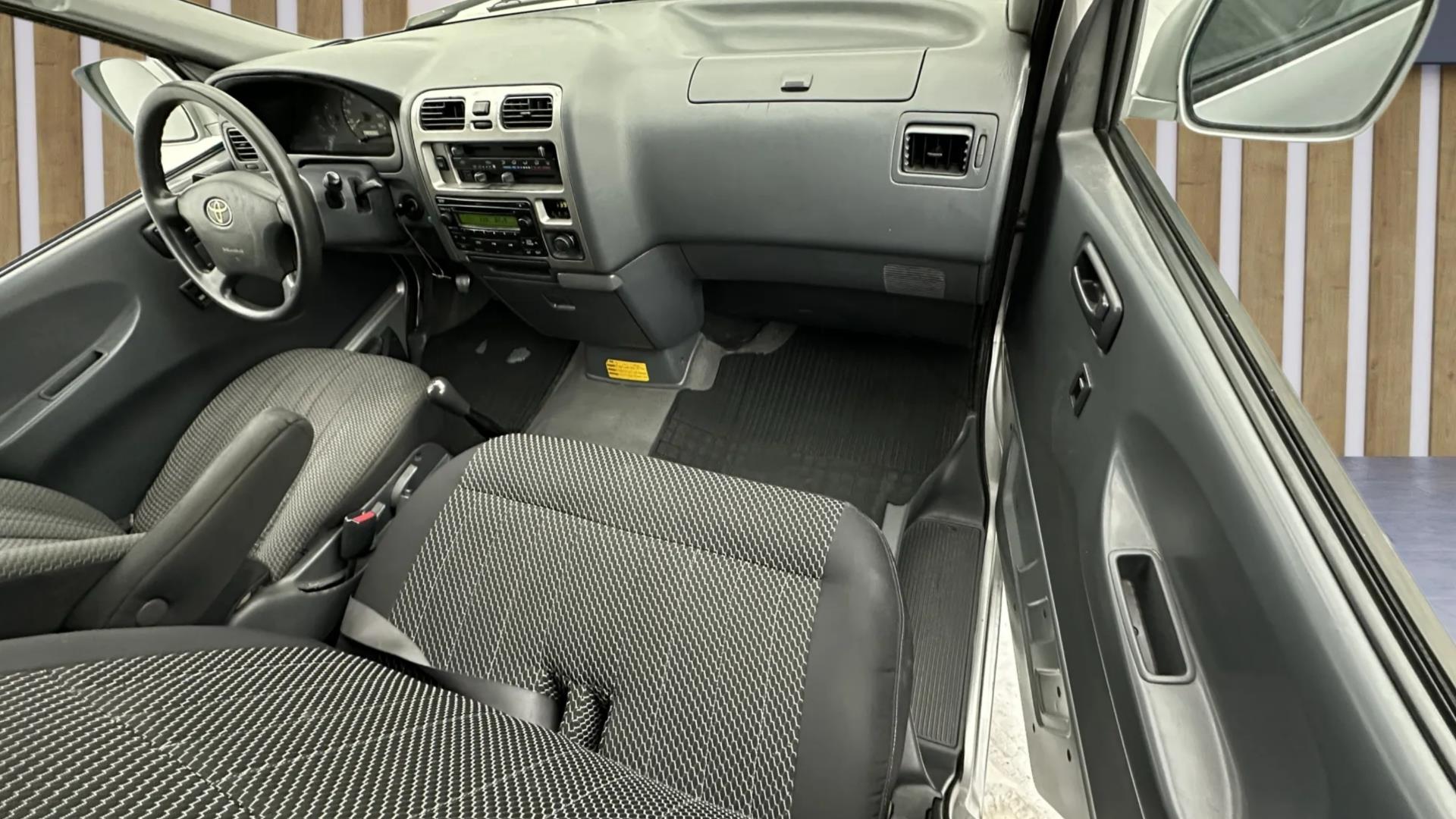 2009 TOYOTA HI-ACE 117 L