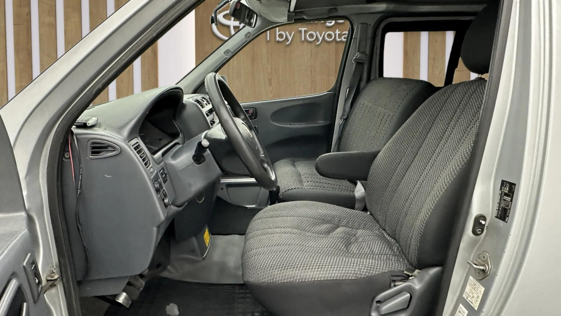 2009 TOYOTA HI-ACE 117 L