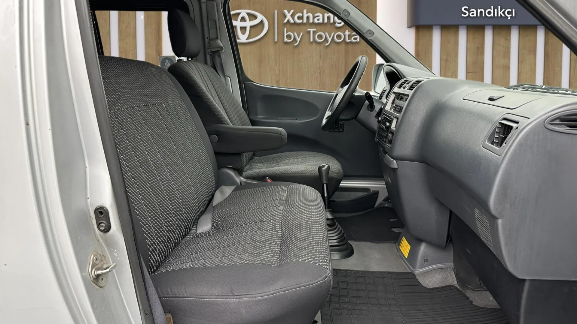 2009 TOYOTA HI-ACE 117 L