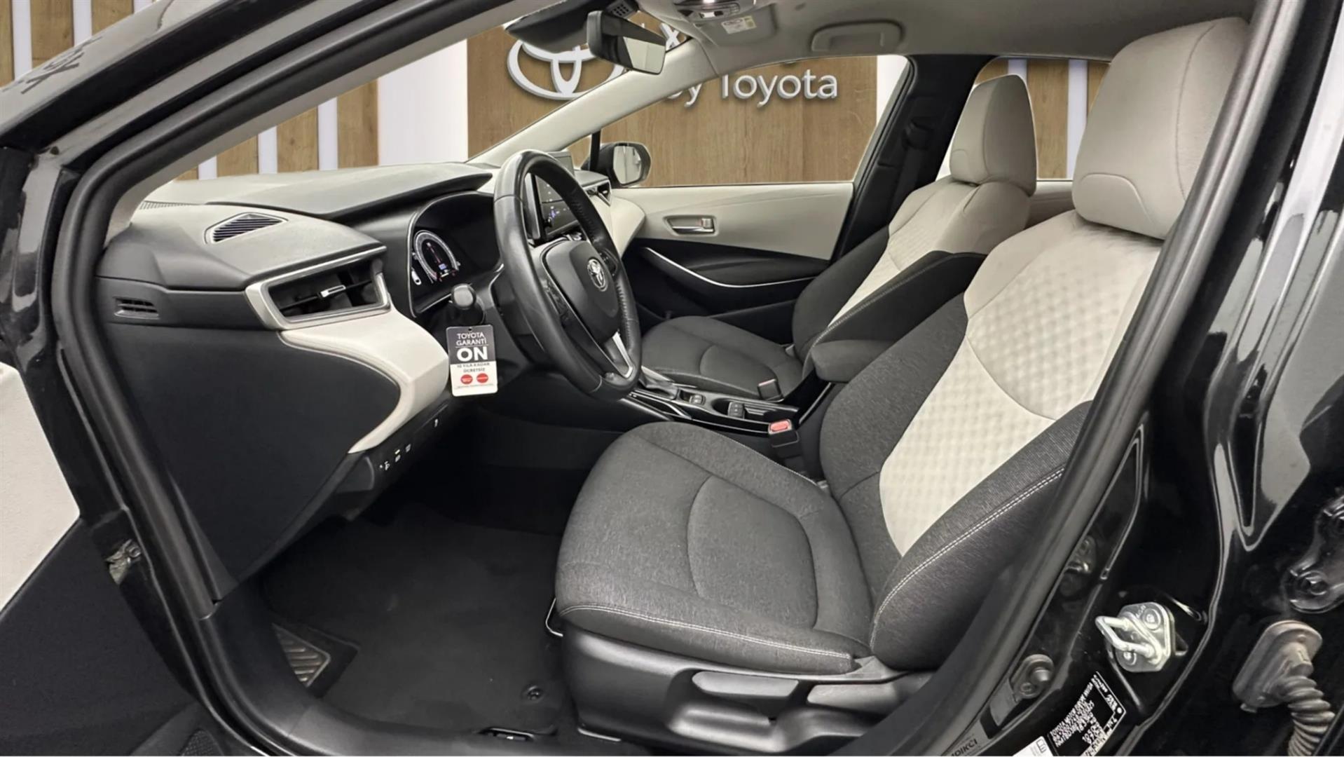2023 TOYOTA COROLLA 1.8 HYBRID DREAM E-CVT