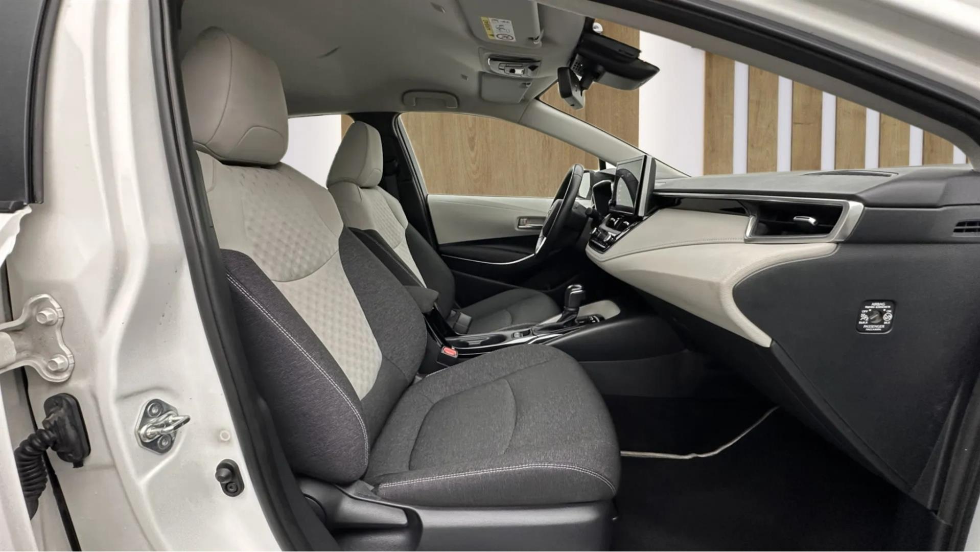 2023 TOYOTA COROLLA 1.8 HYBRID DREAM E-CVT