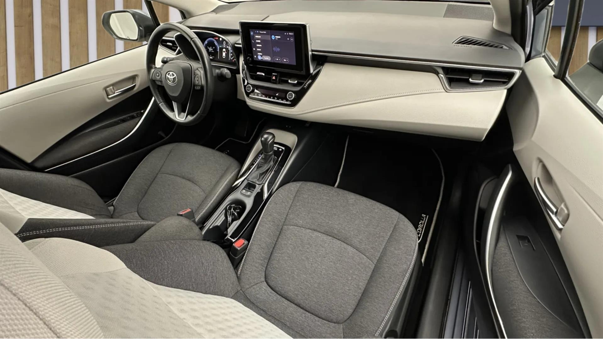 2023 TOYOTA COROLLA 1.8 HYBRID DREAM E-CVT