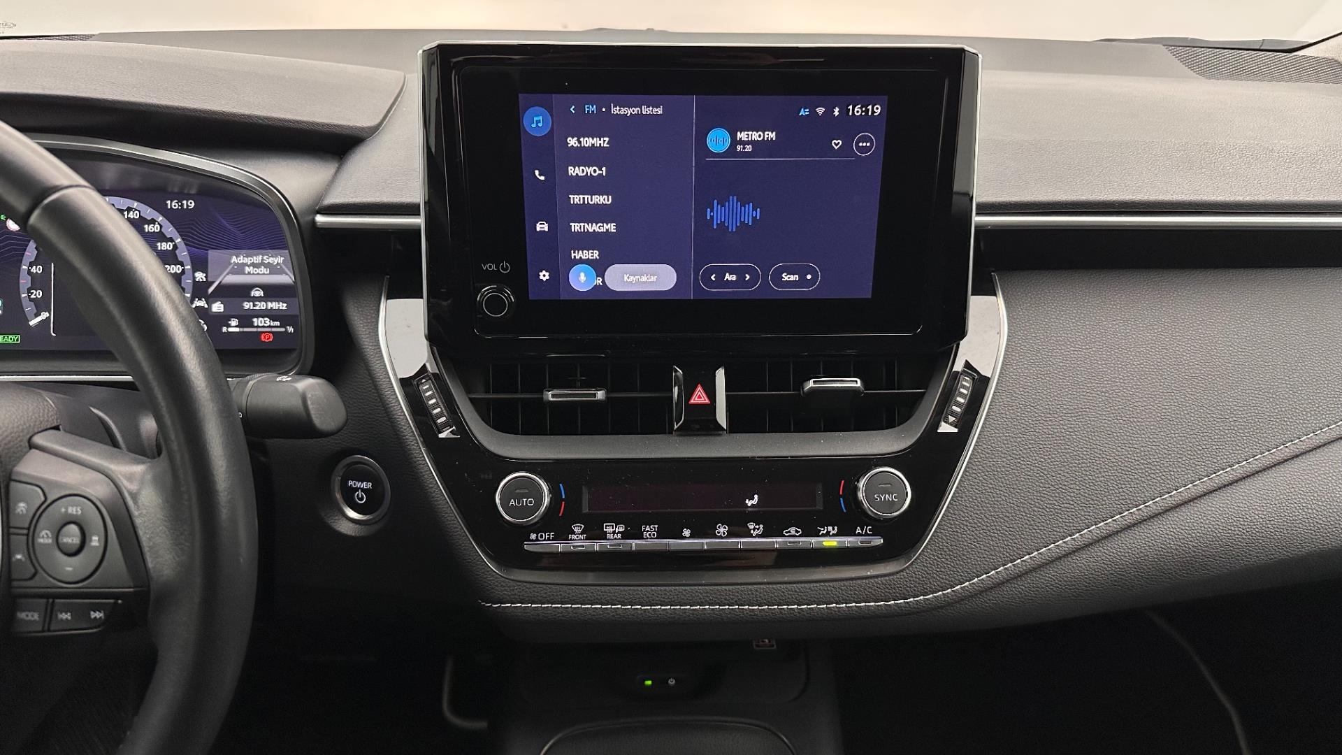 2023 TOYOTA COROLLA 1.8 HYBRID DREAM E-CVT