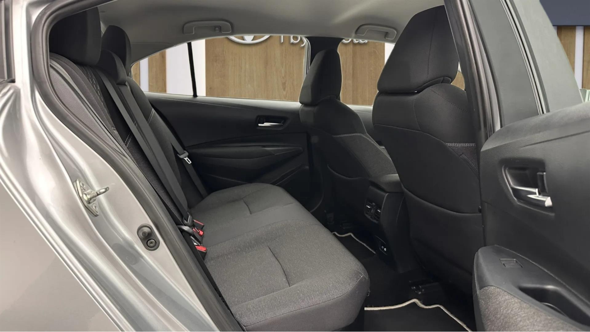 2023 TOYOTA COROLLA 1.8 HYBRID DREAM E-CVT