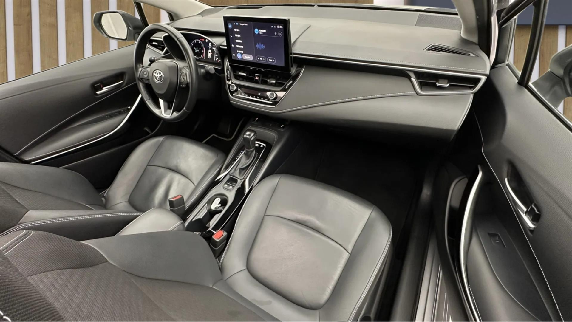 2023 TOYOTA COROLLA 1.8 HYBRID PASSION X-PACK E-CVT