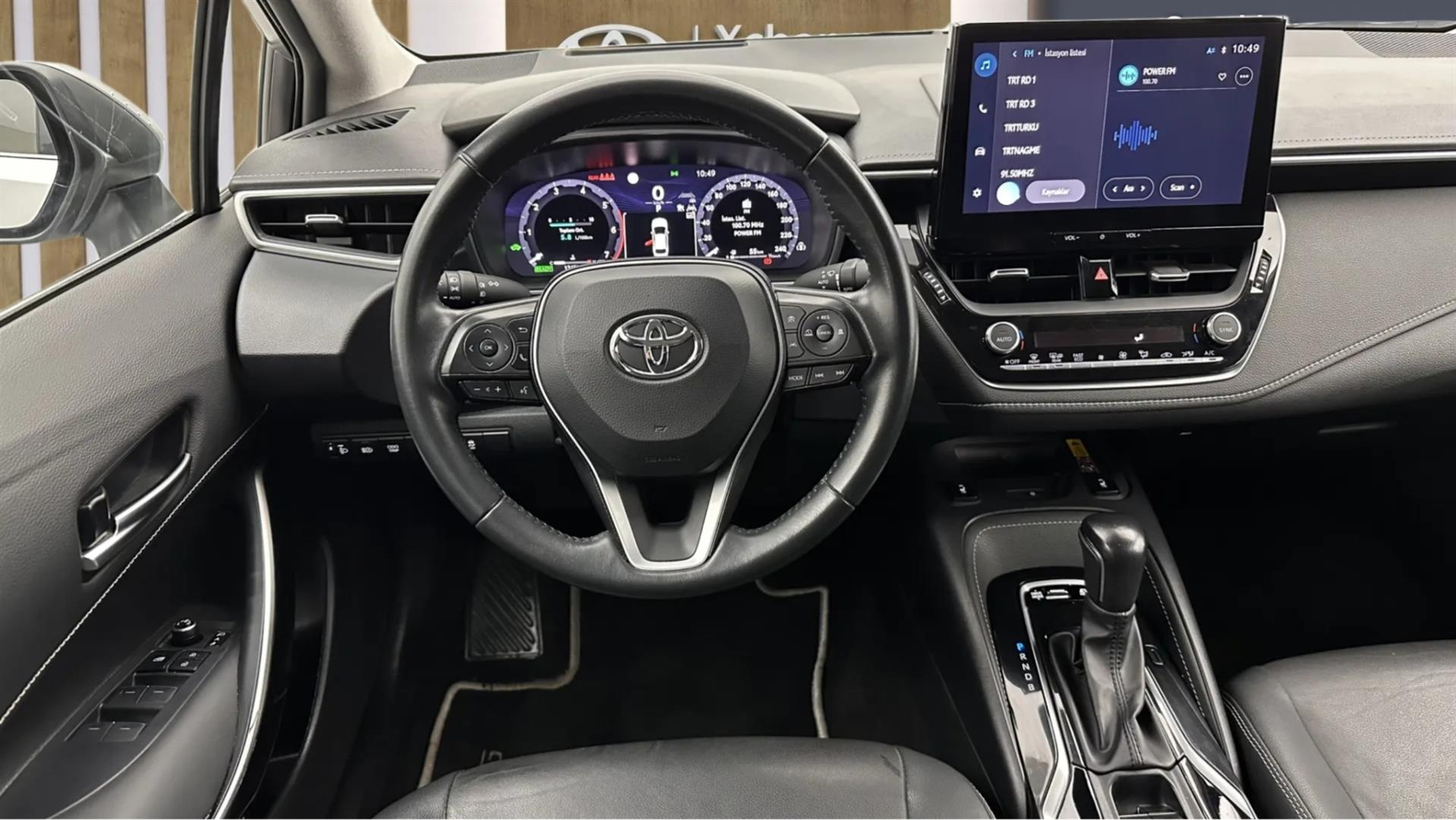 2023 TOYOTA COROLLA 1.8 HYBRID PASSION X-PACK E-CVT