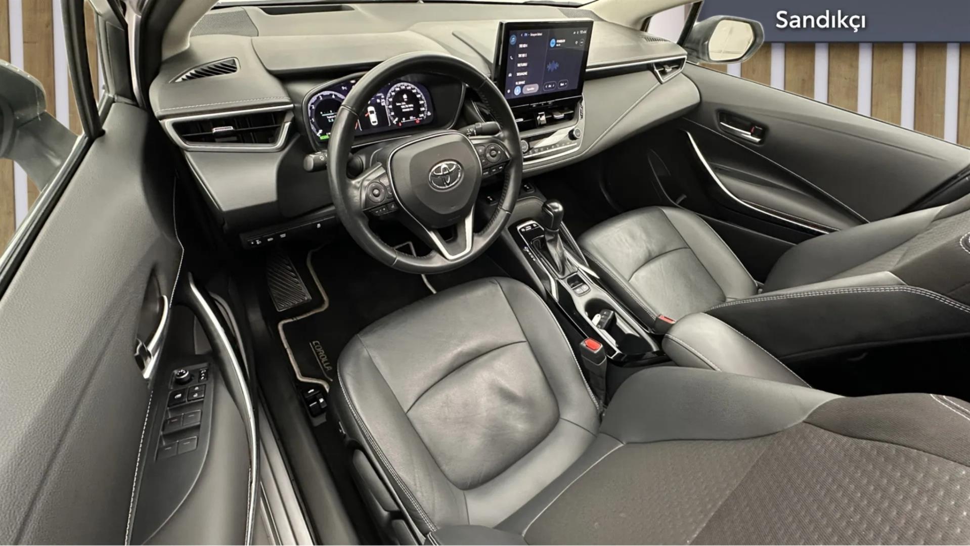 2023 TOYOTA COROLLA 1.8 HYBRID PASSION X-PACK E-CVT
