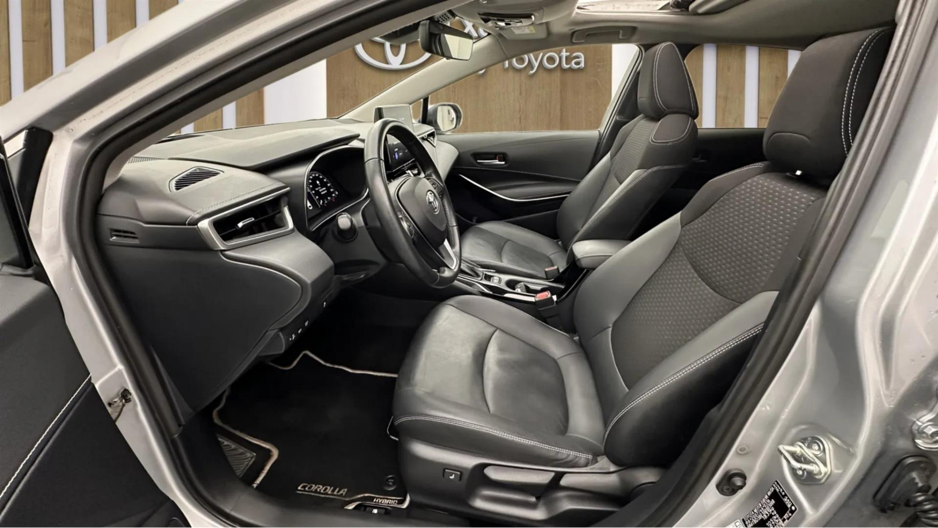 2023 TOYOTA COROLLA 1.8 HYBRID PASSION X-PACK E-CVT