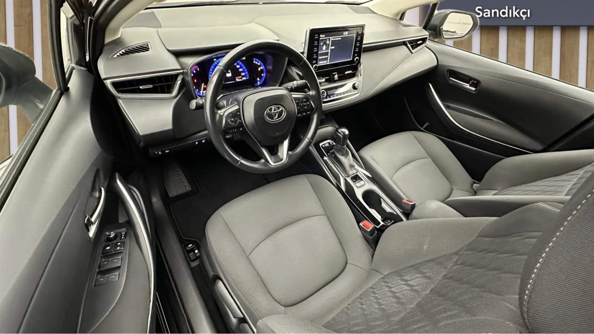 2022 TOYOTA COROLLA 1.8 HYBRID FLAME E-CVT