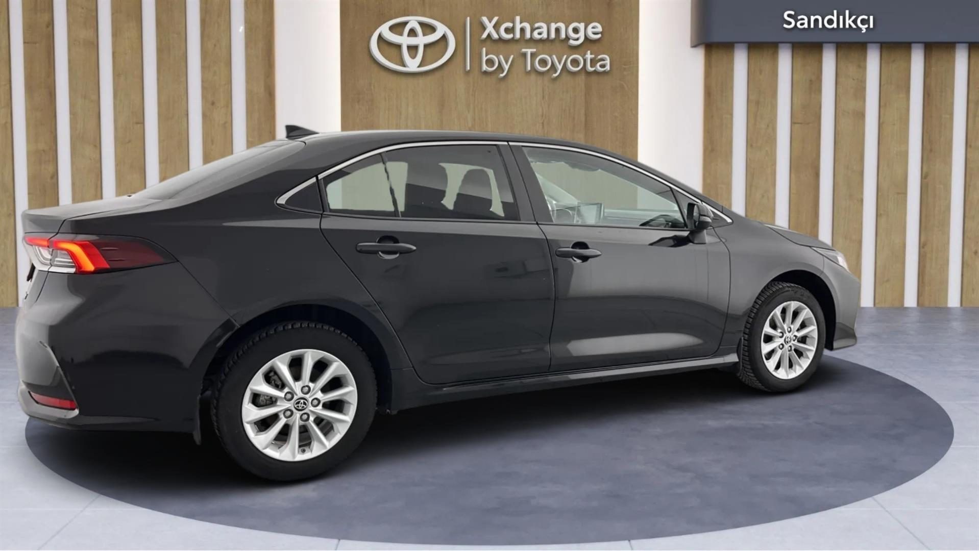 2022 TOYOTA COROLLA 1.8 HYBRID FLAME E-CVT