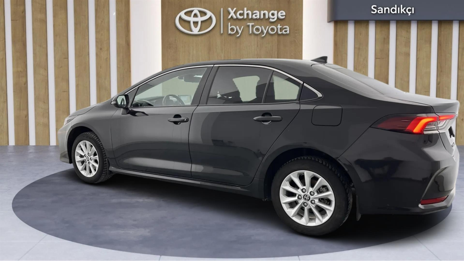 2022 TOYOTA COROLLA 1.8 HYBRID FLAME E-CVT
