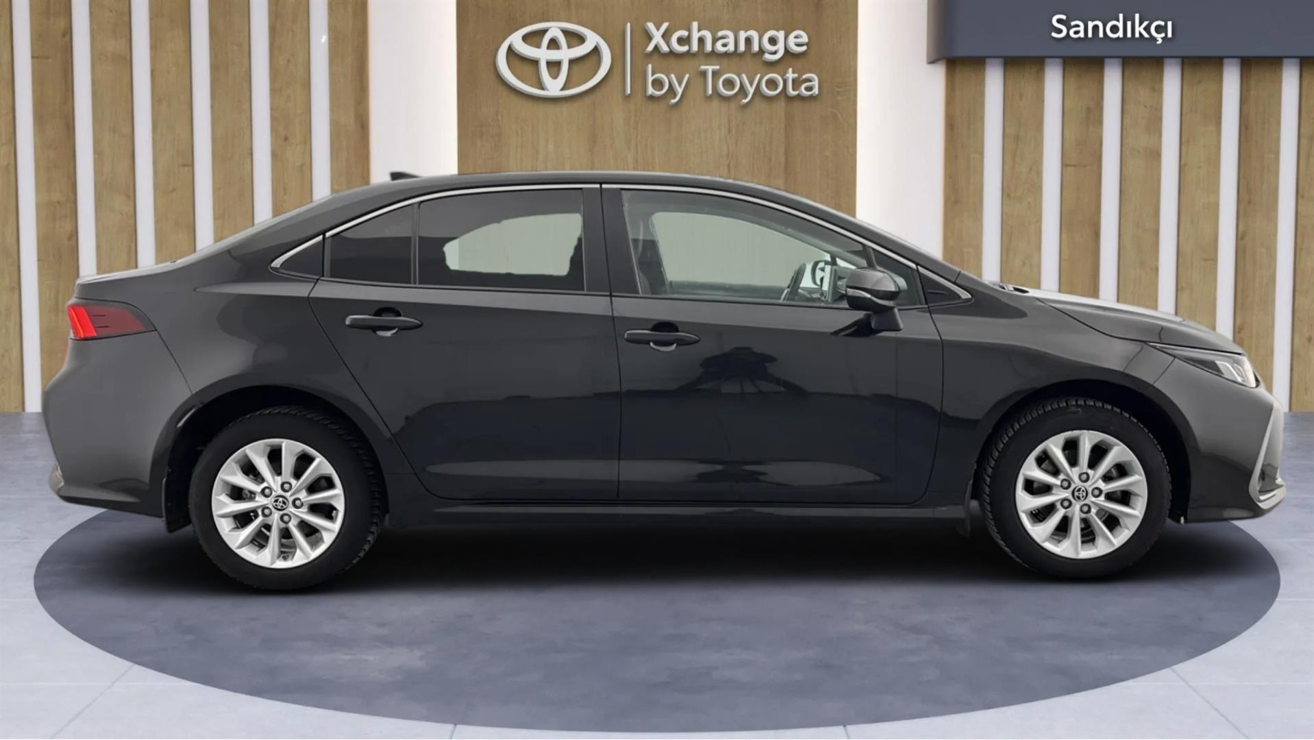 2022 TOYOTA COROLLA 1.8 HYBRID FLAME E-CVT