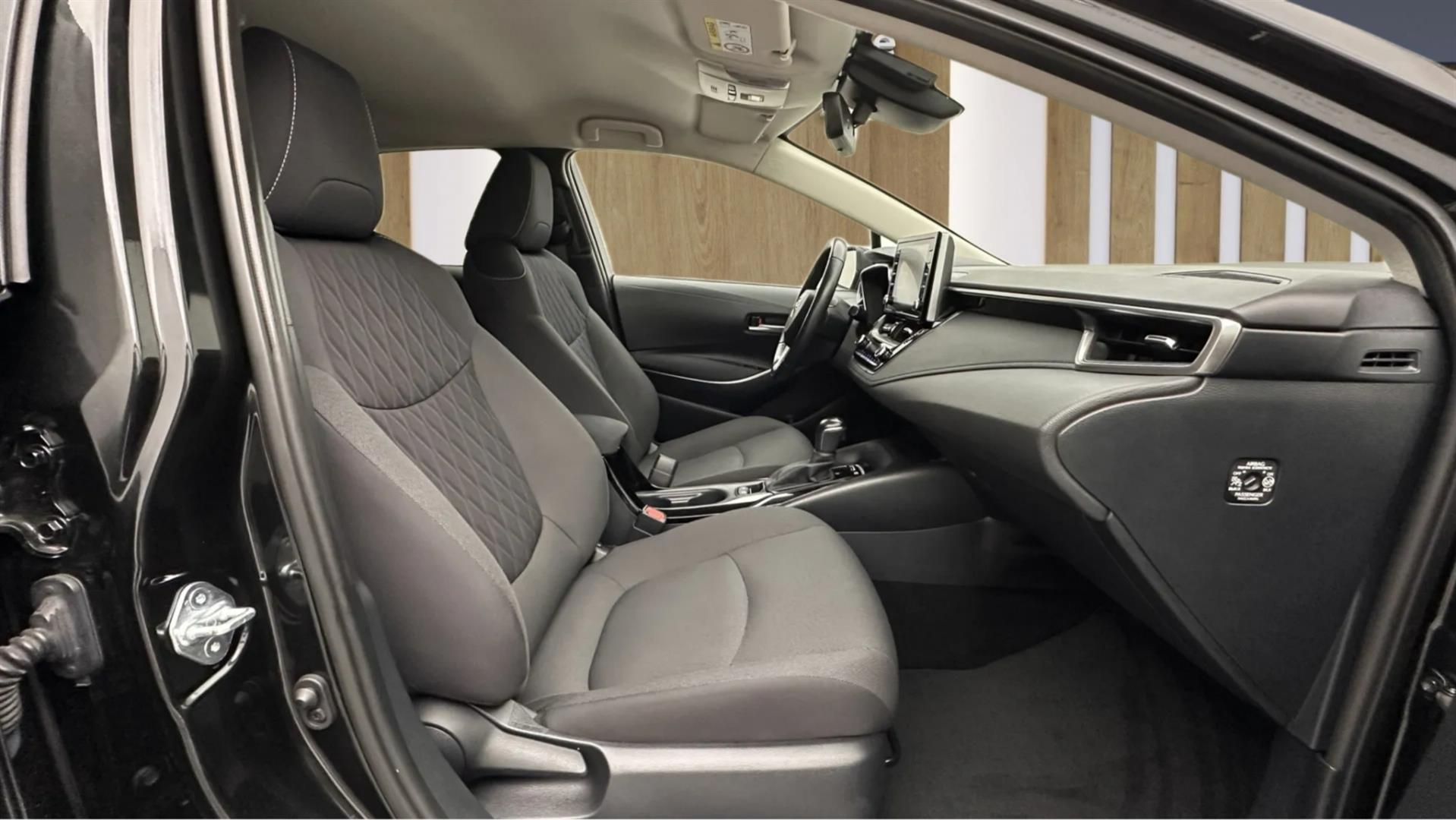 2022 TOYOTA COROLLA 1.8 HYBRID FLAME E-CVT