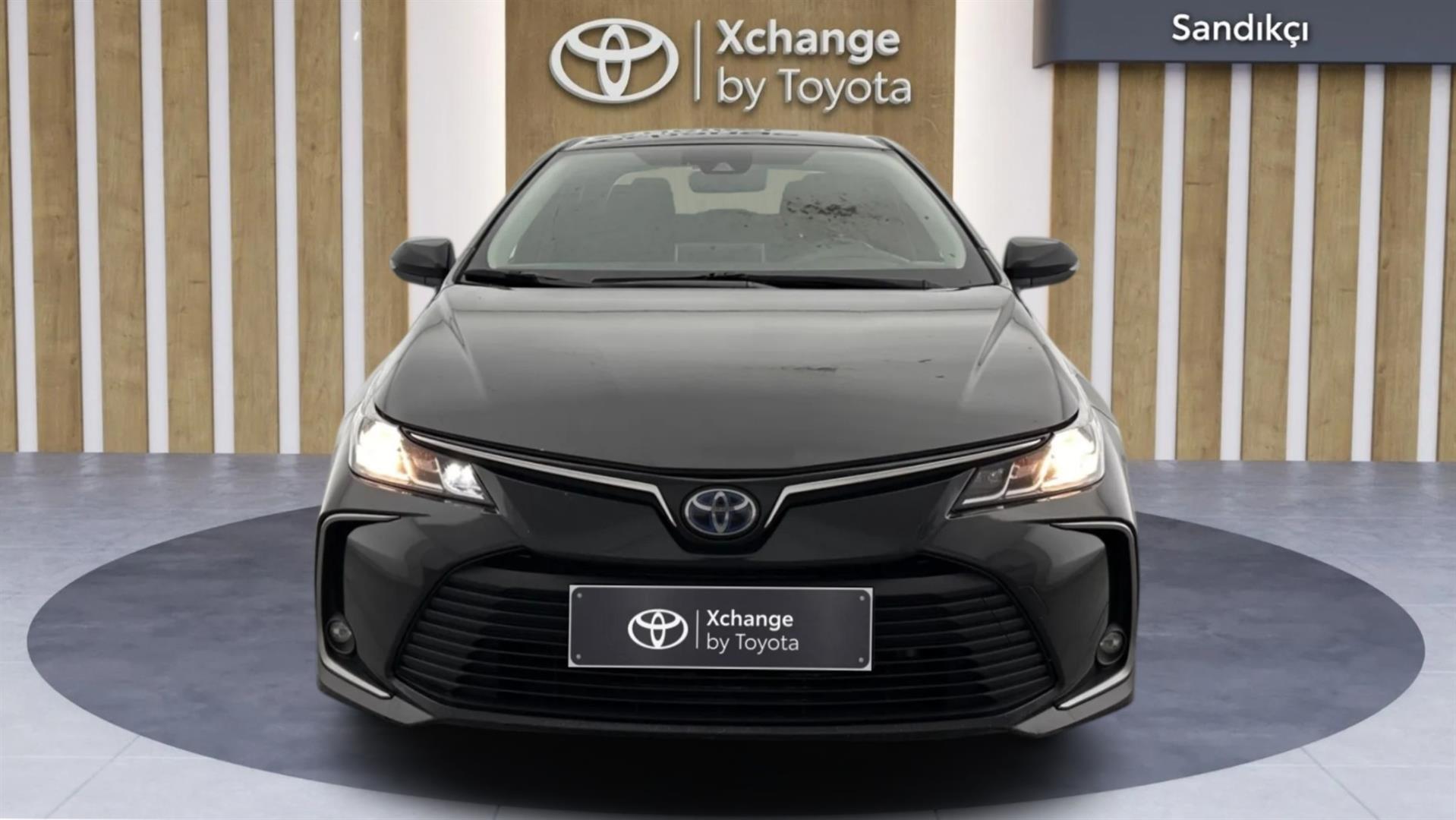 TOYOTA COROLLA 1.8 HYBRID FLAME E-CVT