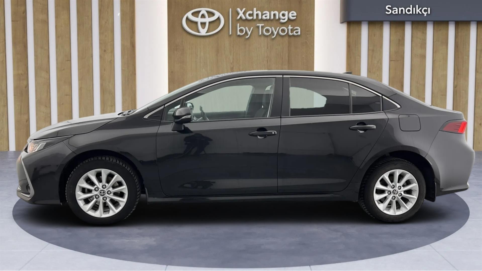 2022 TOYOTA COROLLA 1.8 HYBRID FLAME E-CVT