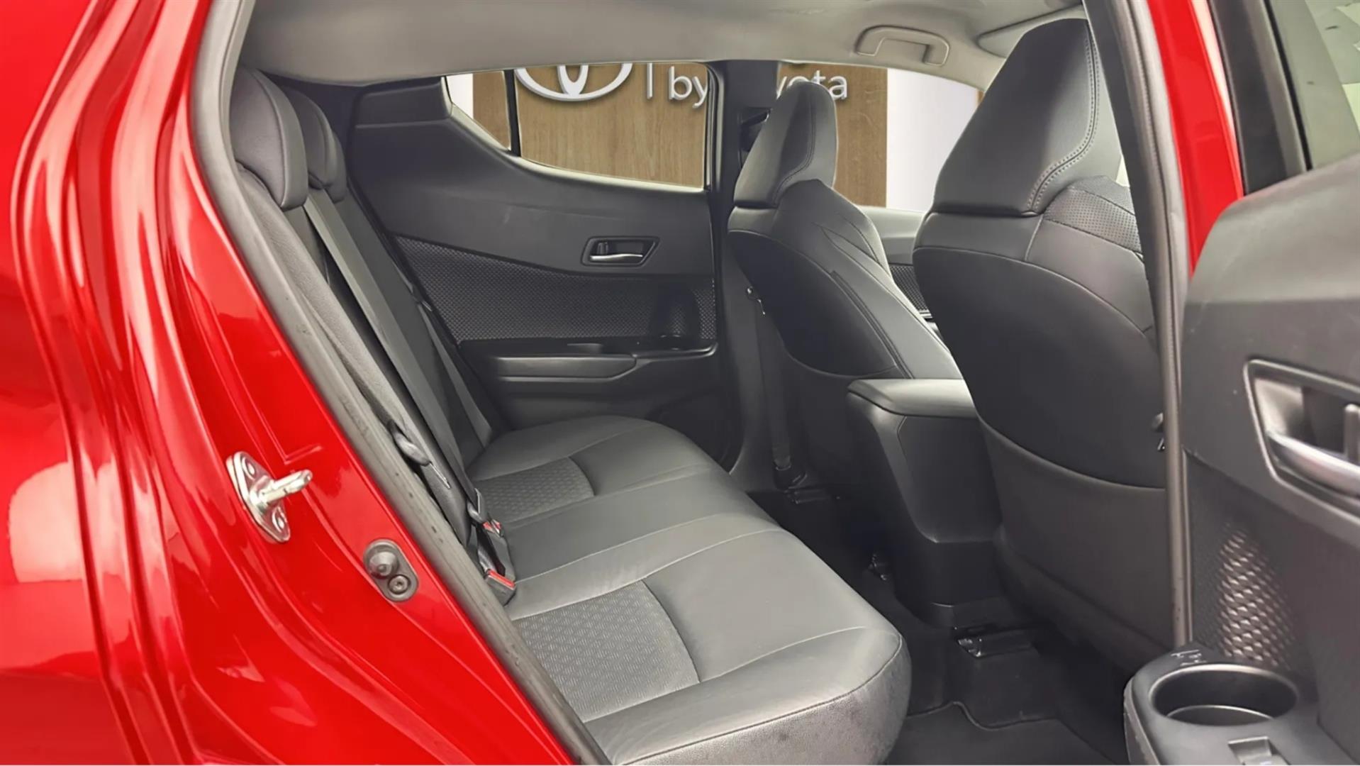 2023 TOYOTA C-HR 1.8 HYBRID 4*2 PASSION X- PACK E-CVT
