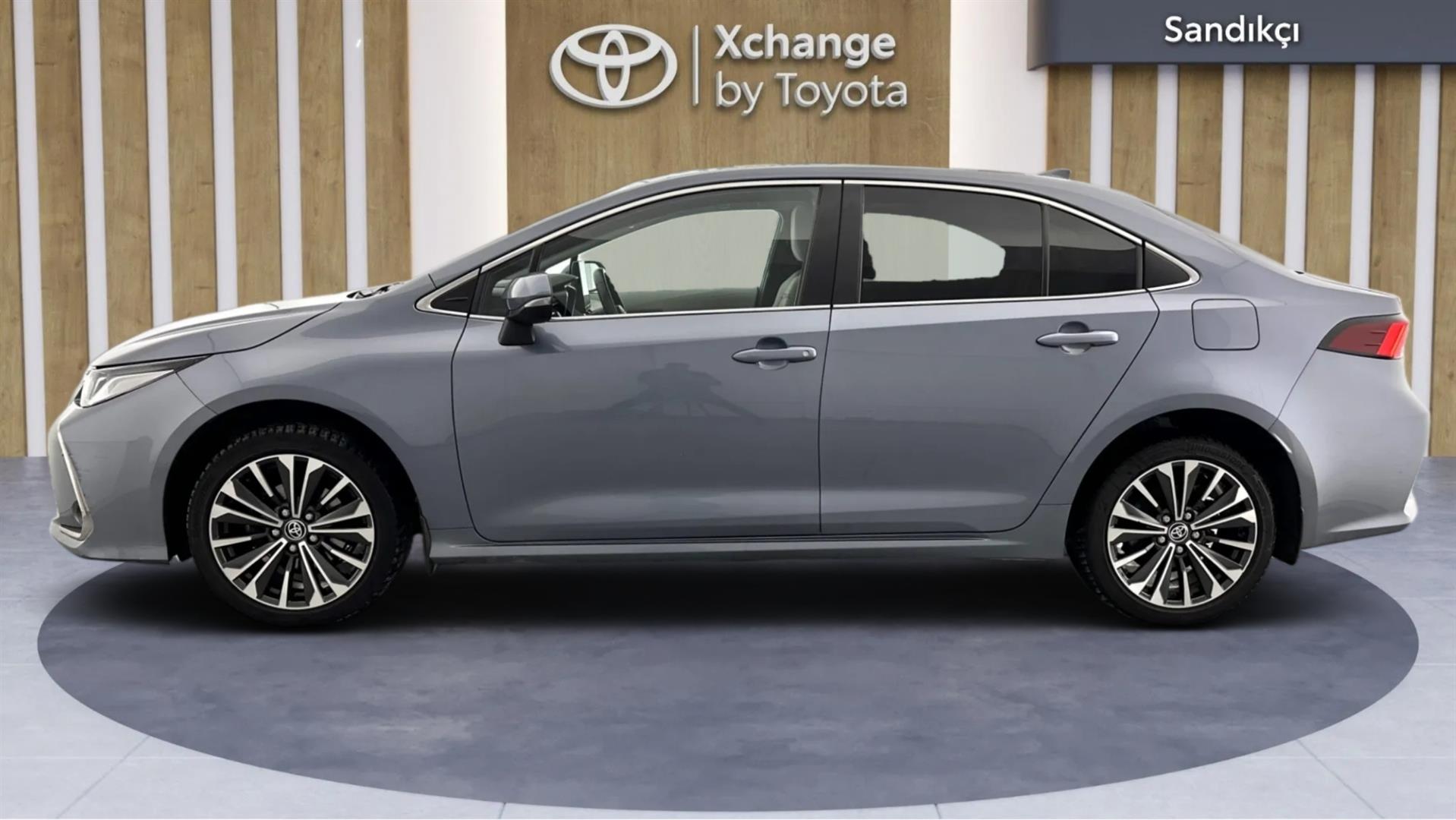 2023 TOYOTA COROLLA 1.8 HYBRID PASSION X-PACK E-CVT