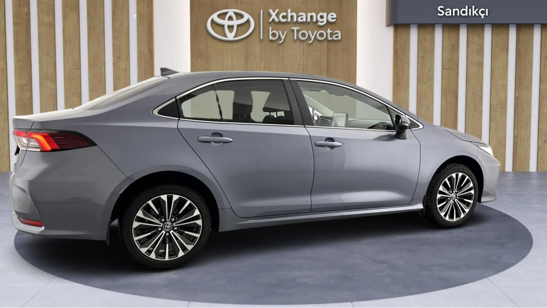 2023 TOYOTA COROLLA 1.8 HYBRID PASSION X-PACK E-CVT