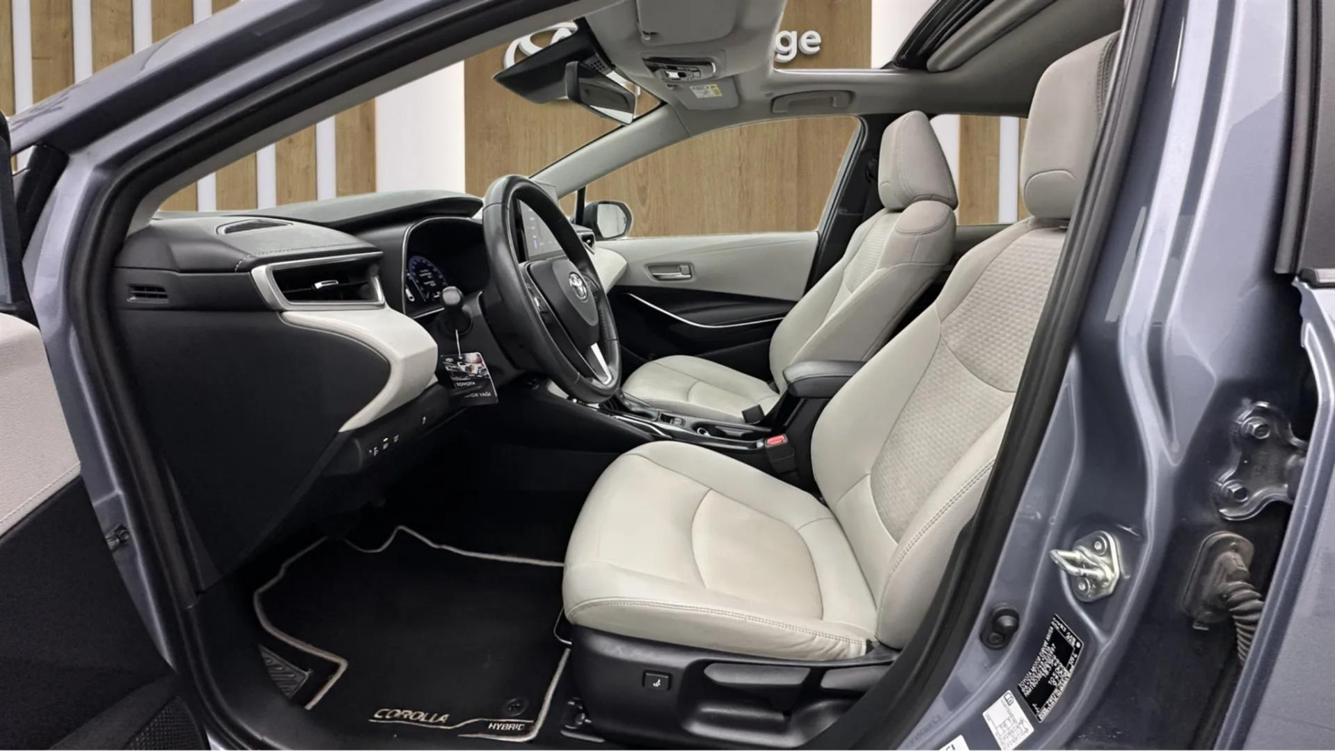 2023 TOYOTA COROLLA 1.8 HYBRID PASSION X-PACK E-CVT