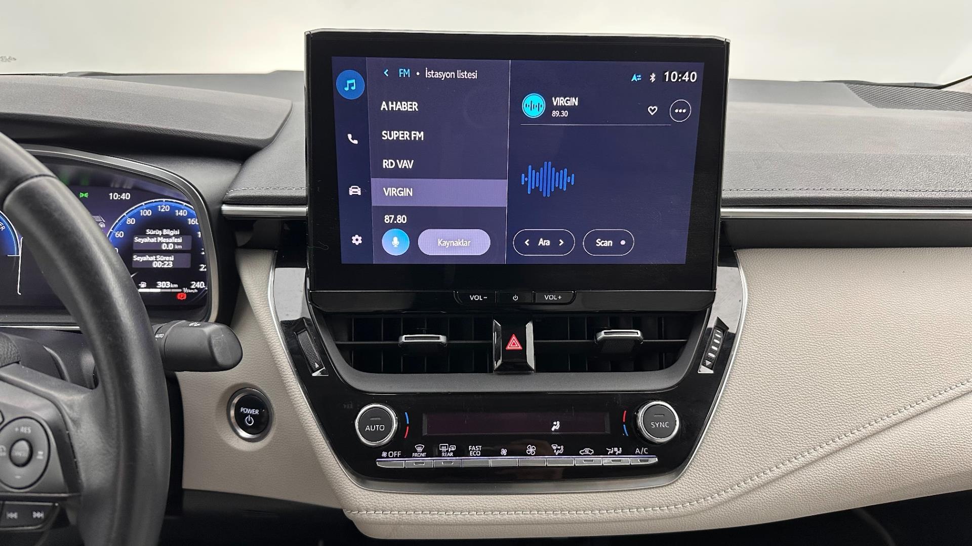 2023 TOYOTA COROLLA 1.8 HYBRID PASSION X-PACK E-CVT