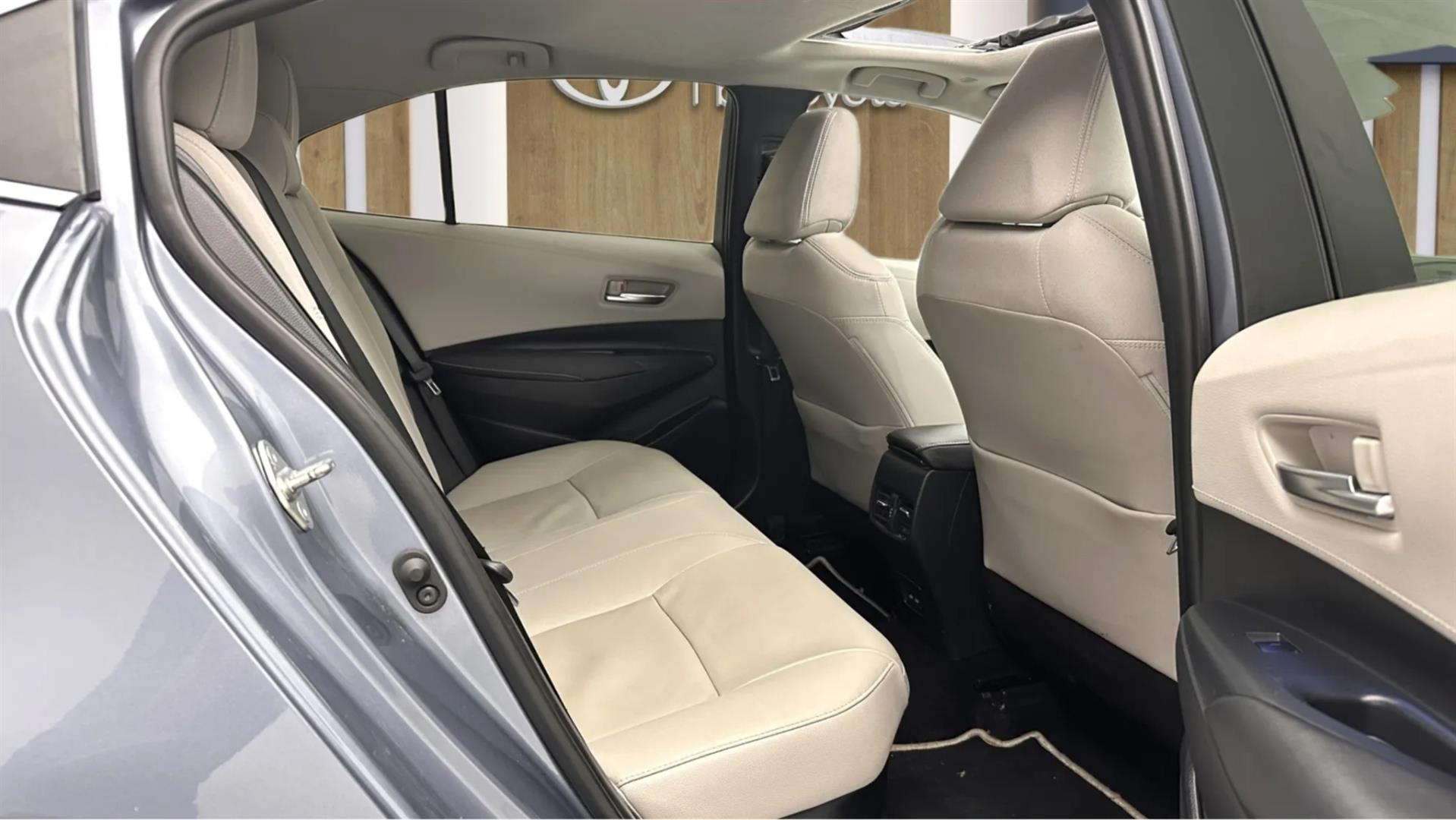 2023 TOYOTA COROLLA 1.8 HYBRID PASSION X-PACK E-CVT