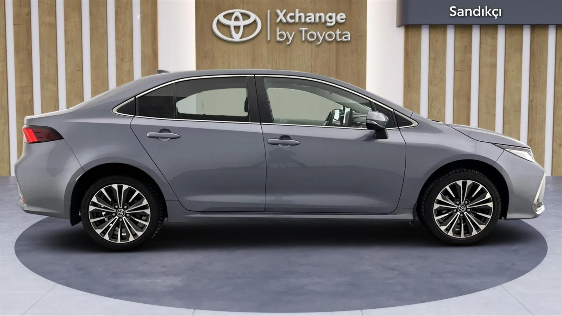 2023 TOYOTA COROLLA 1.8 HYBRID PASSION X-PACK E-CVT