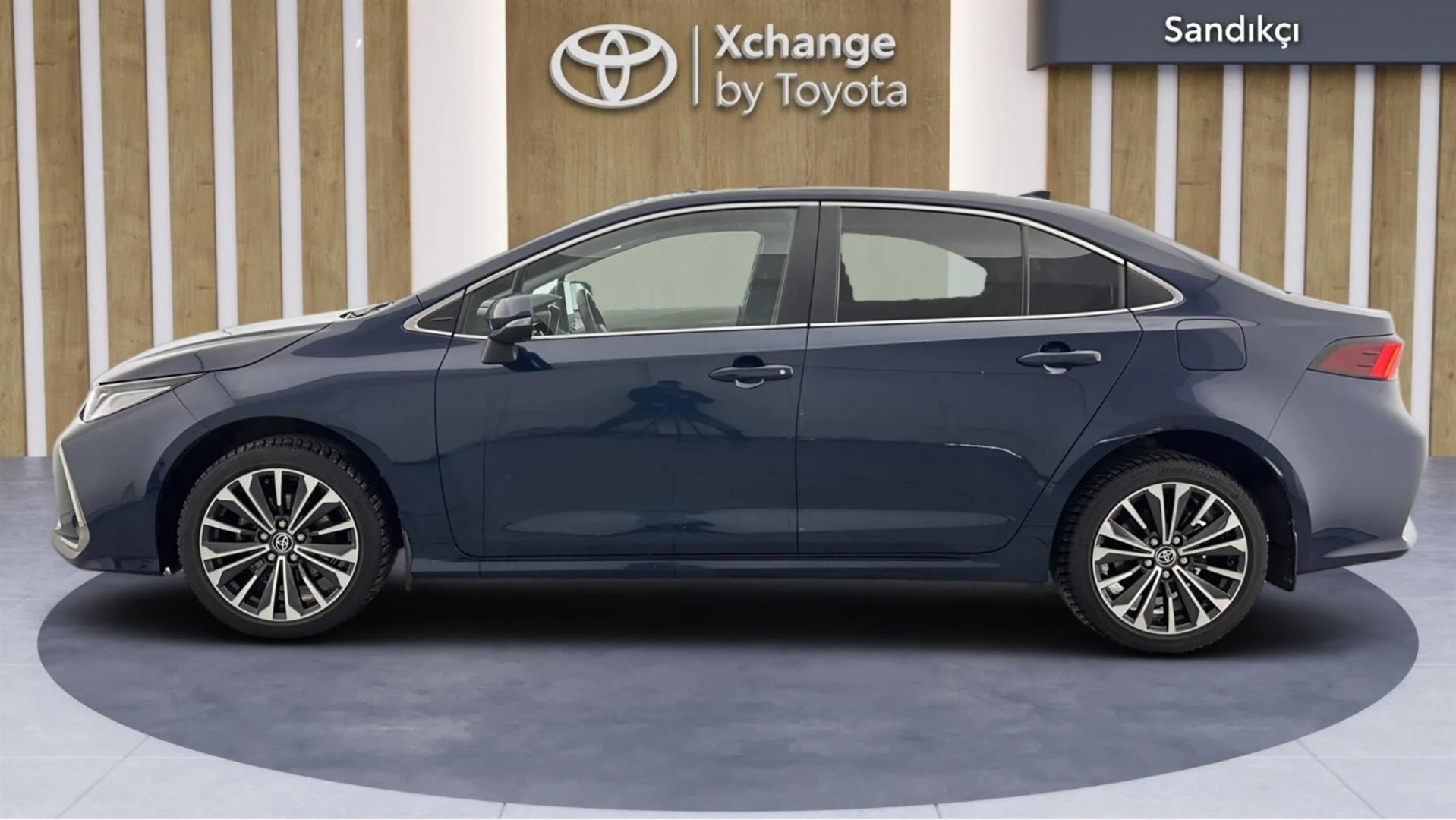 2023 TOYOTA COROLLA 1.8 HYBRID PASSION X-PACK E-CVT