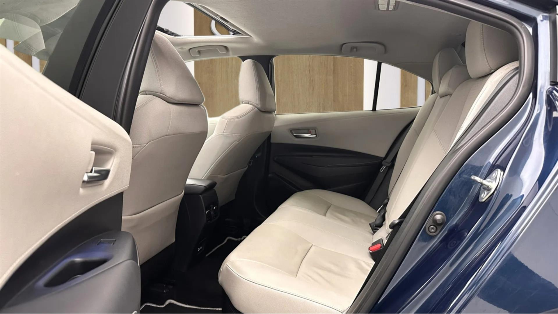 2023 TOYOTA COROLLA 1.8 HYBRID PASSION X-PACK E-CVT