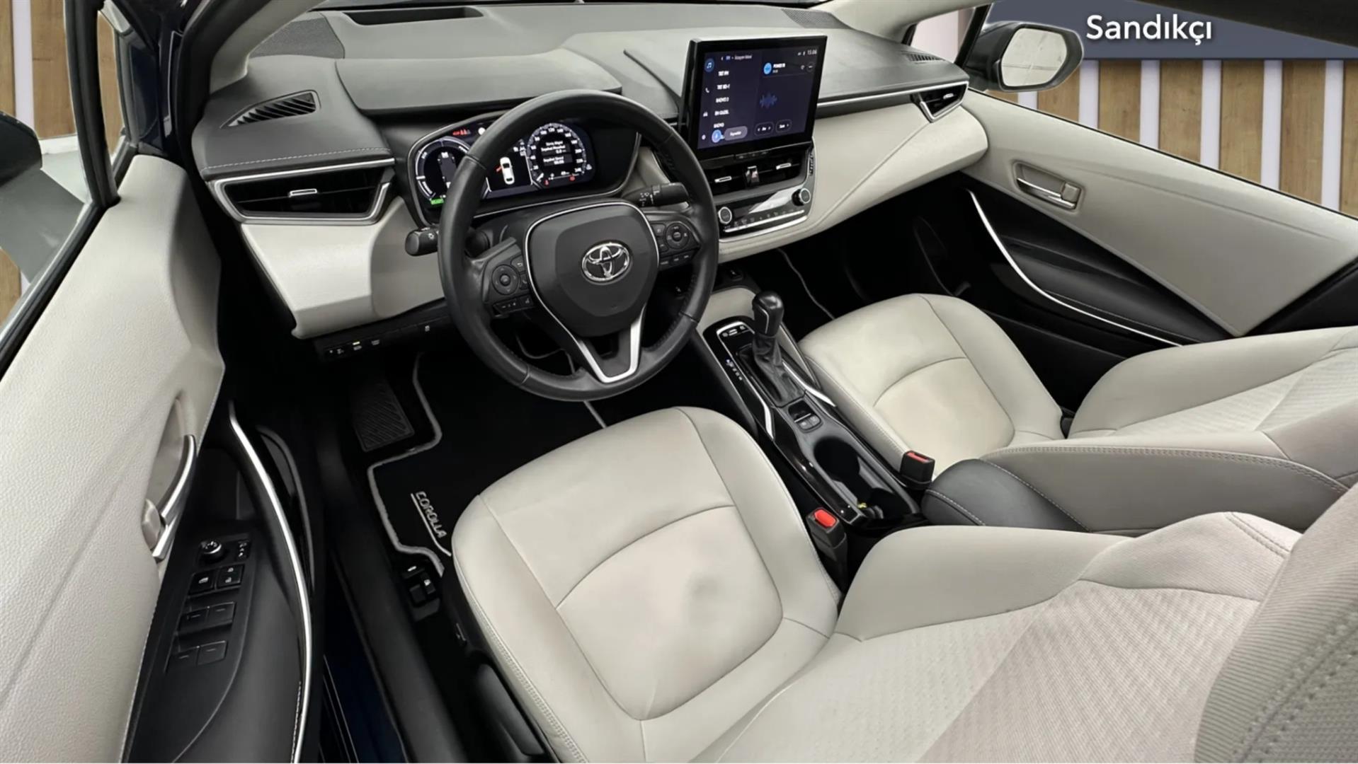 2023 TOYOTA COROLLA 1.8 HYBRID PASSION X-PACK E-CVT