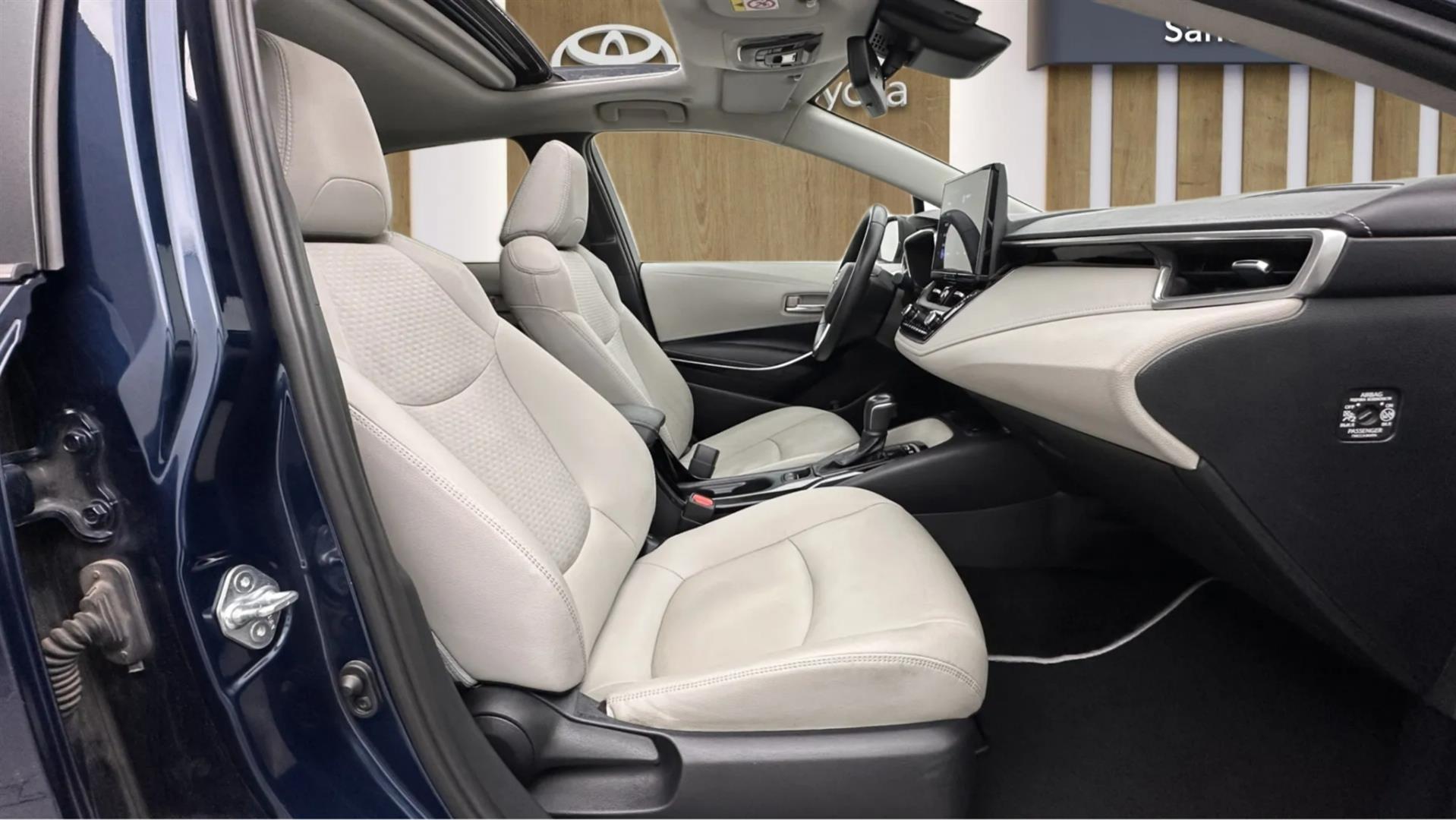 2023 TOYOTA COROLLA 1.8 HYBRID PASSION X-PACK E-CVT