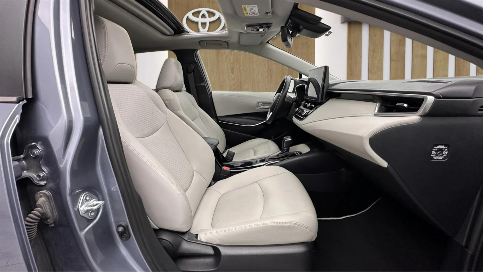 2023 TOYOTA COROLLA 1.8 HYBRID PASSION X-PACK E-CVT