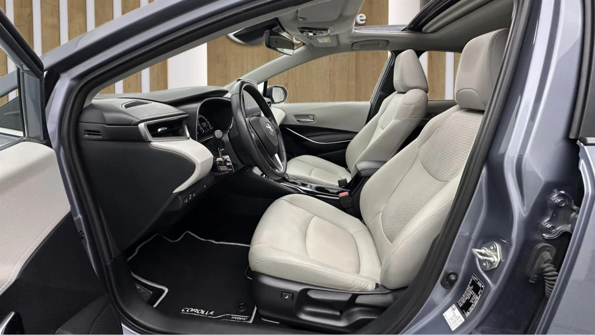 2023 TOYOTA COROLLA 1.8 HYBRID PASSION X-PACK E-CVT
