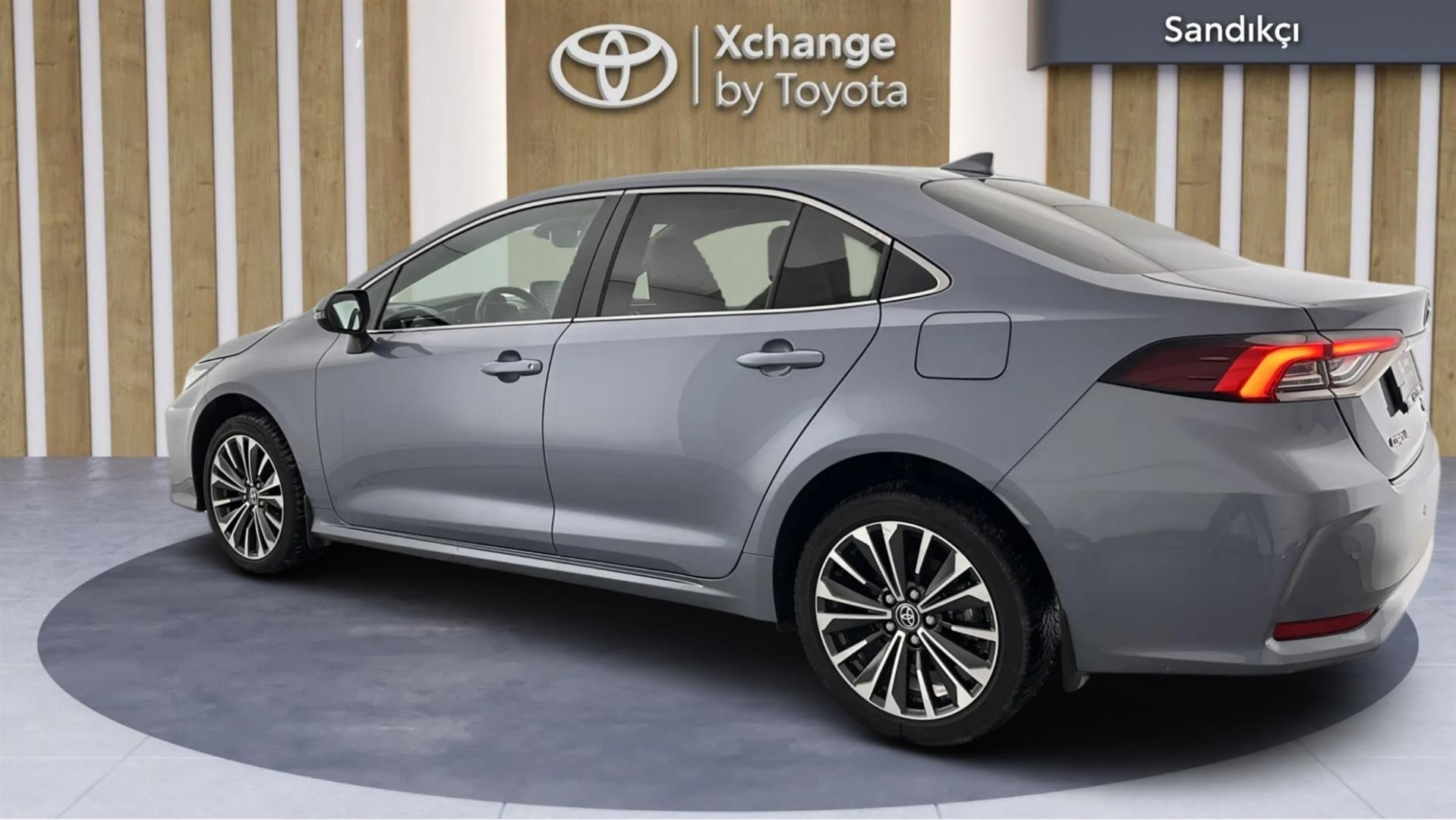 2023 TOYOTA COROLLA 1.8 HYBRID PASSION X-PACK E-CVT