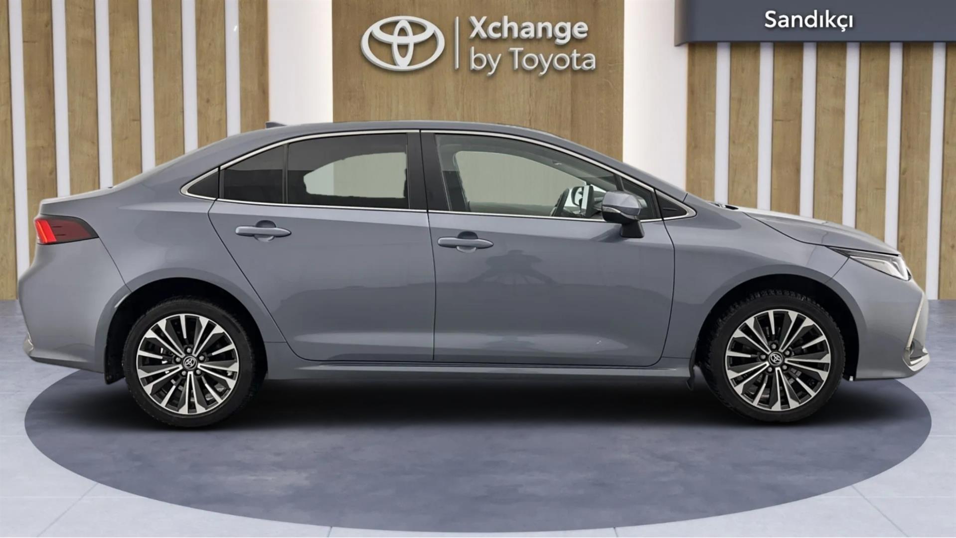 2023 TOYOTA COROLLA 1.8 HYBRID PASSION X-PACK E-CVT