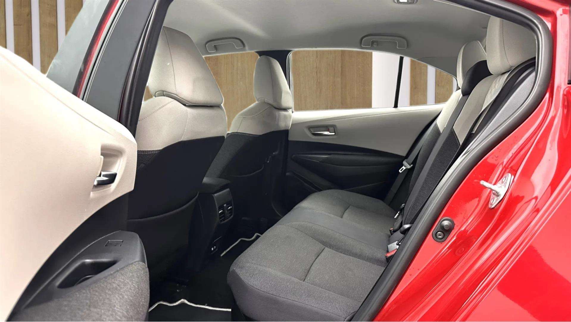2023 TOYOTA COROLLA 1.8 HYBRID DREAM E-CVT