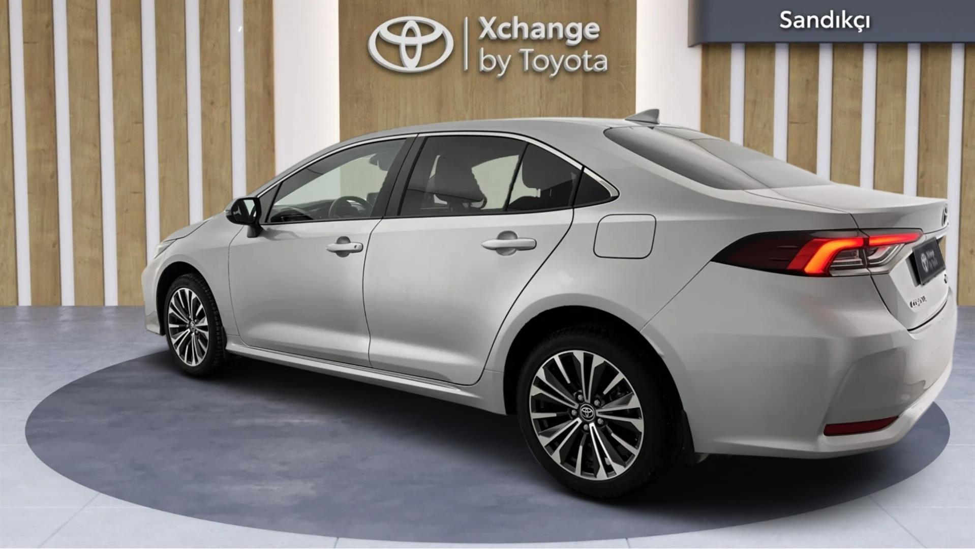 2023 TOYOTA COROLLA 1.8 HYBRID FLAME X-PACK E-CVT