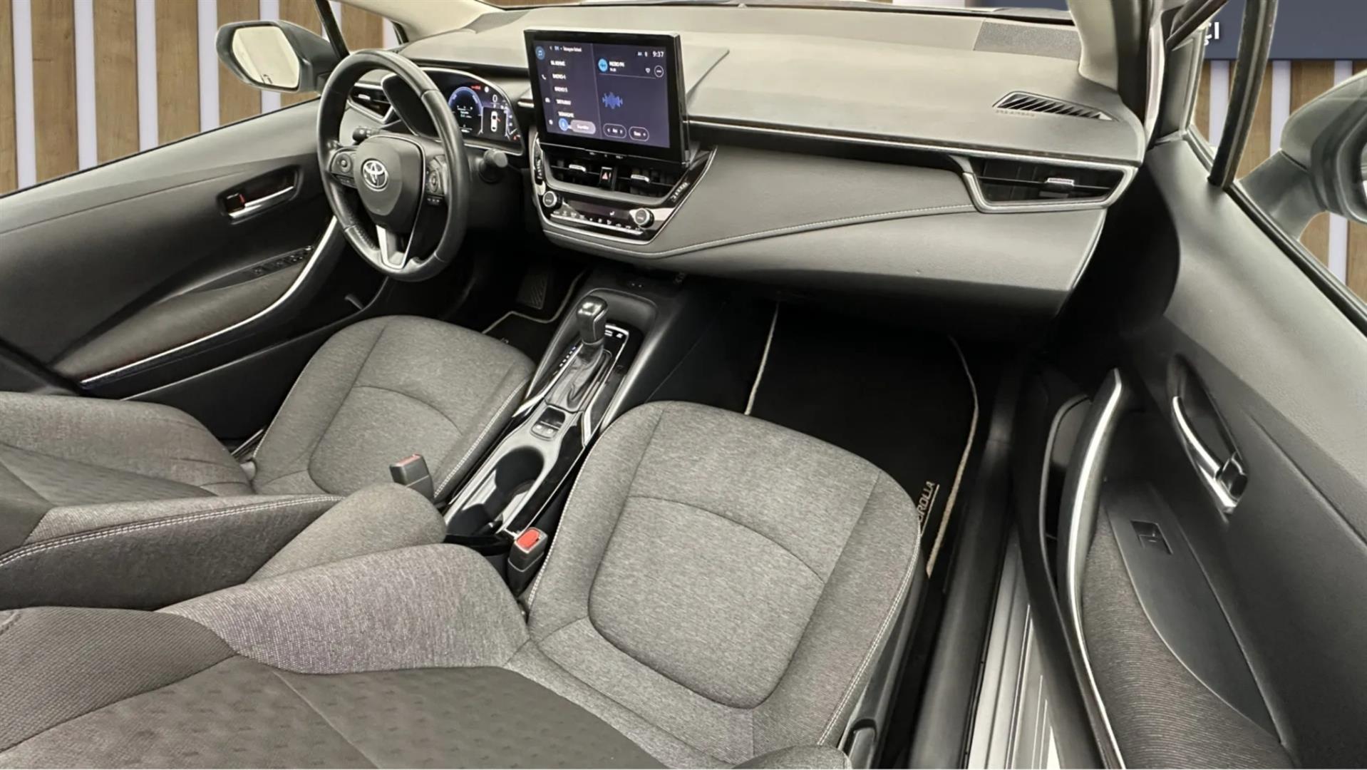 2023 TOYOTA COROLLA 1.8 HYBRID FLAME X-PACK E-CVT