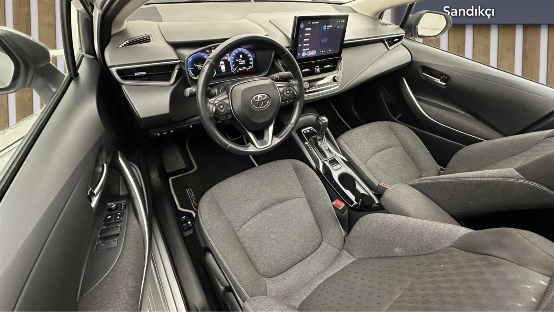 2023 TOYOTA COROLLA 1.8 HYBRID FLAME X-PACK E-CVT