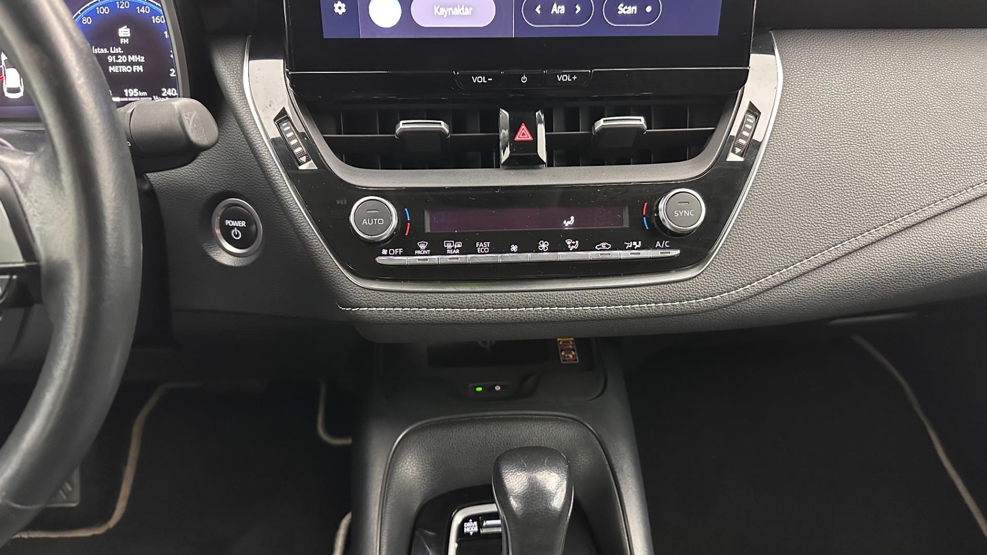 2023 TOYOTA COROLLA 1.8 HYBRID FLAME X-PACK E-CVT