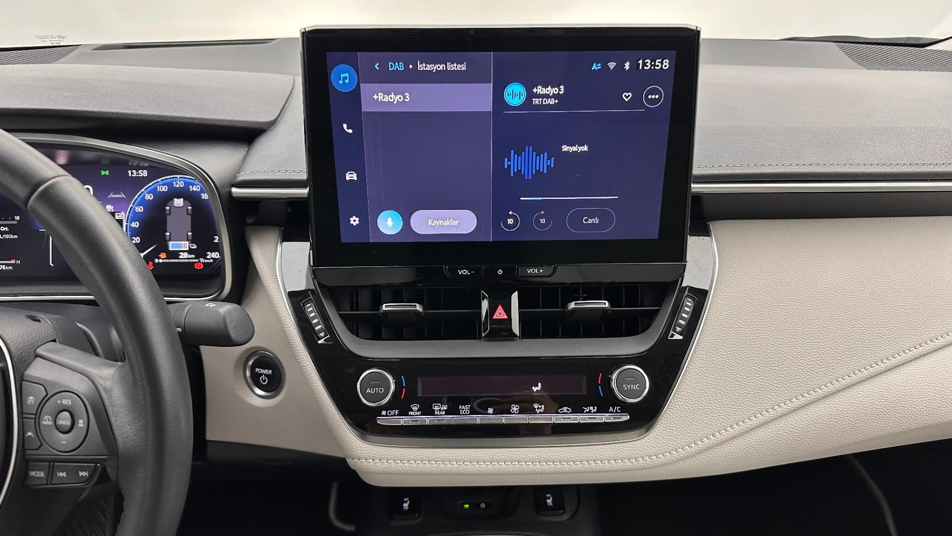 2023 TOYOTA COROLLA 1.8 HYBRID PASSION X-PACK E-CVT
