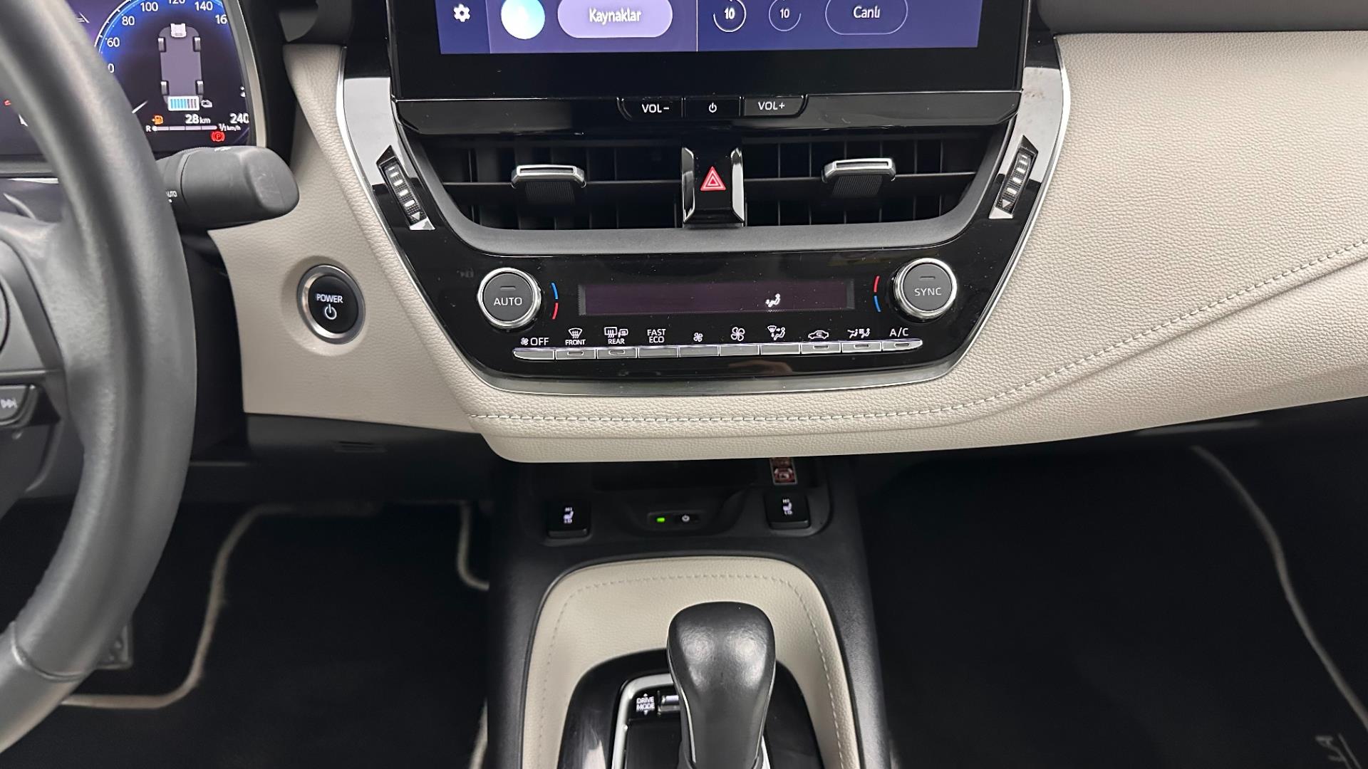 2023 TOYOTA COROLLA 1.8 HYBRID PASSION X-PACK E-CVT