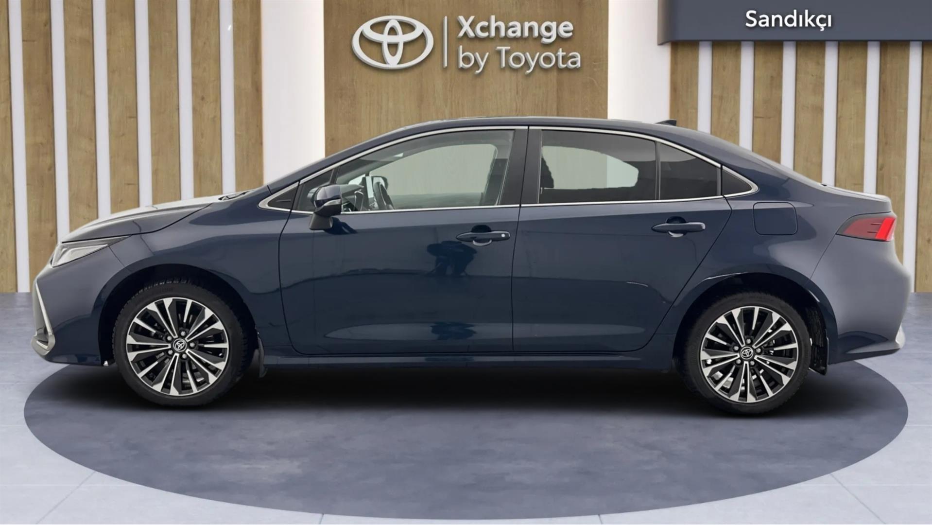 2023 TOYOTA COROLLA 1.8 HYBRID PASSION X-PACK E-CVT