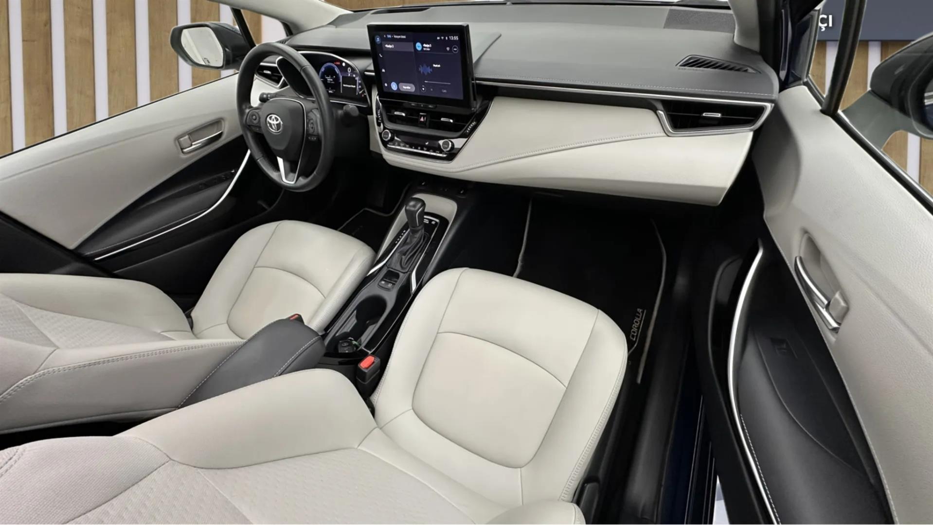 2023 TOYOTA COROLLA 1.8 HYBRID PASSION X-PACK E-CVT