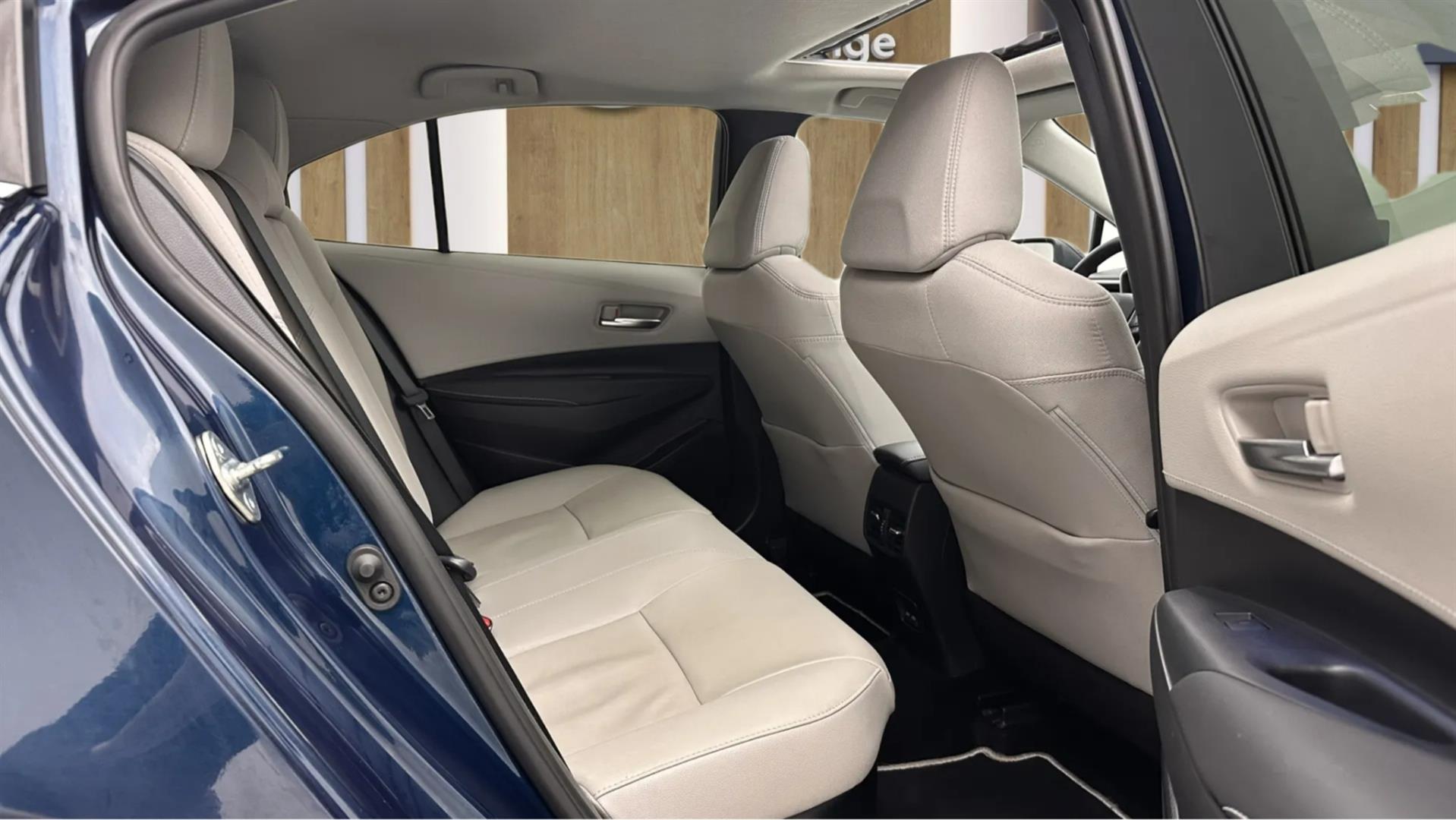 2023 TOYOTA COROLLA 1.8 HYBRID PASSION X-PACK E-CVT