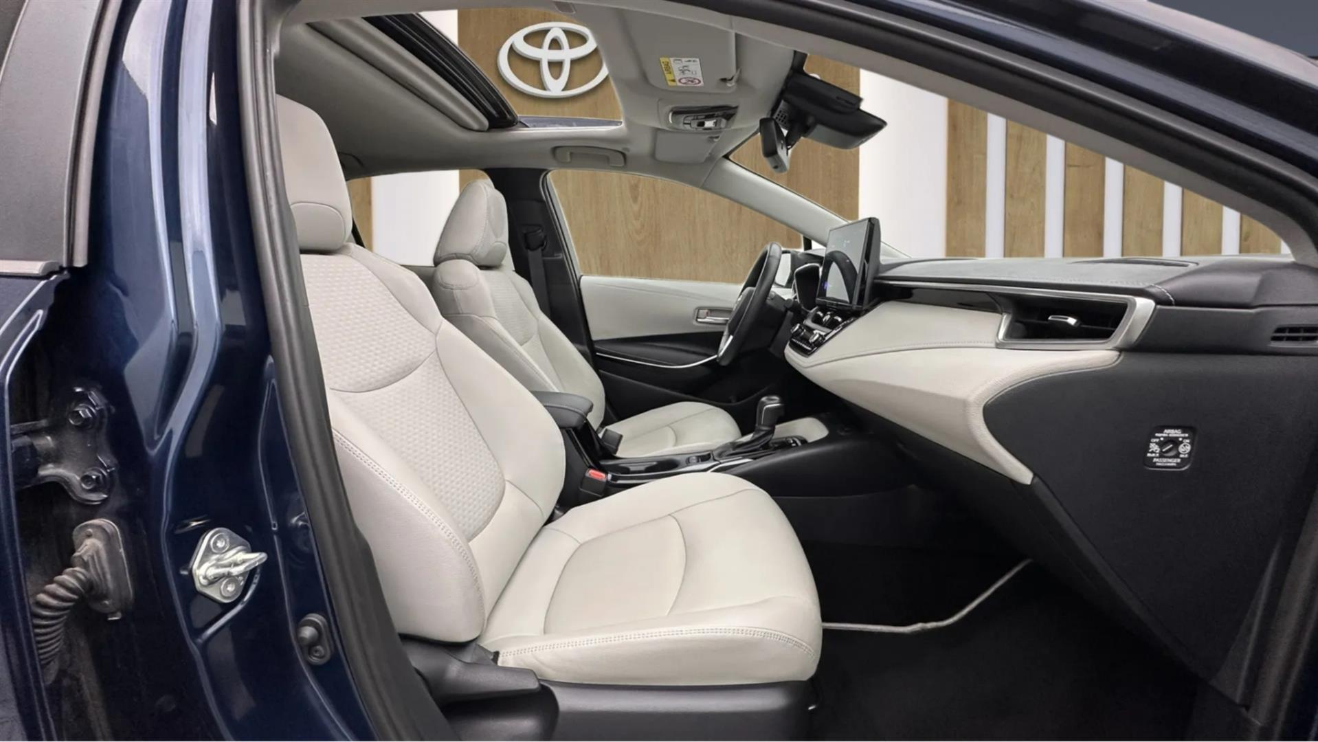2023 TOYOTA COROLLA 1.8 HYBRID PASSION X-PACK E-CVT