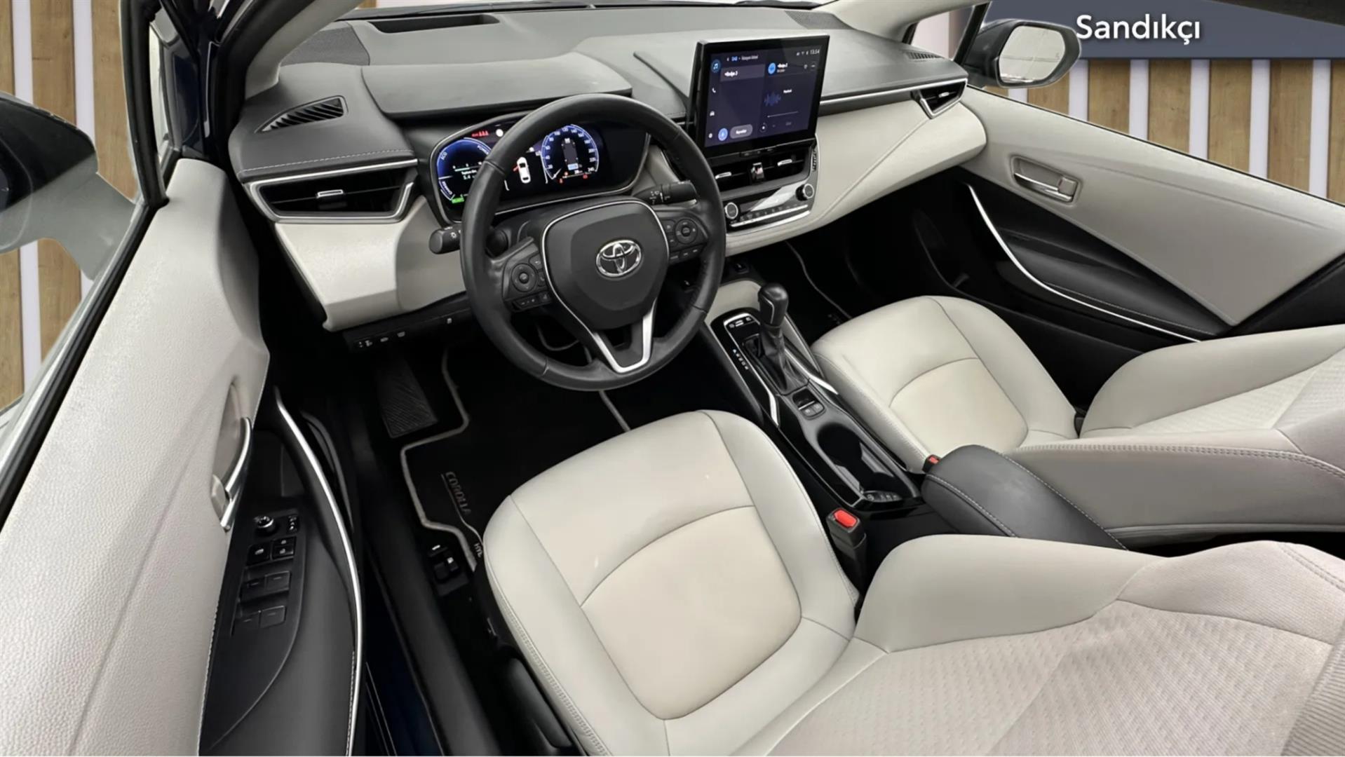 2023 TOYOTA COROLLA 1.8 HYBRID PASSION X-PACK E-CVT