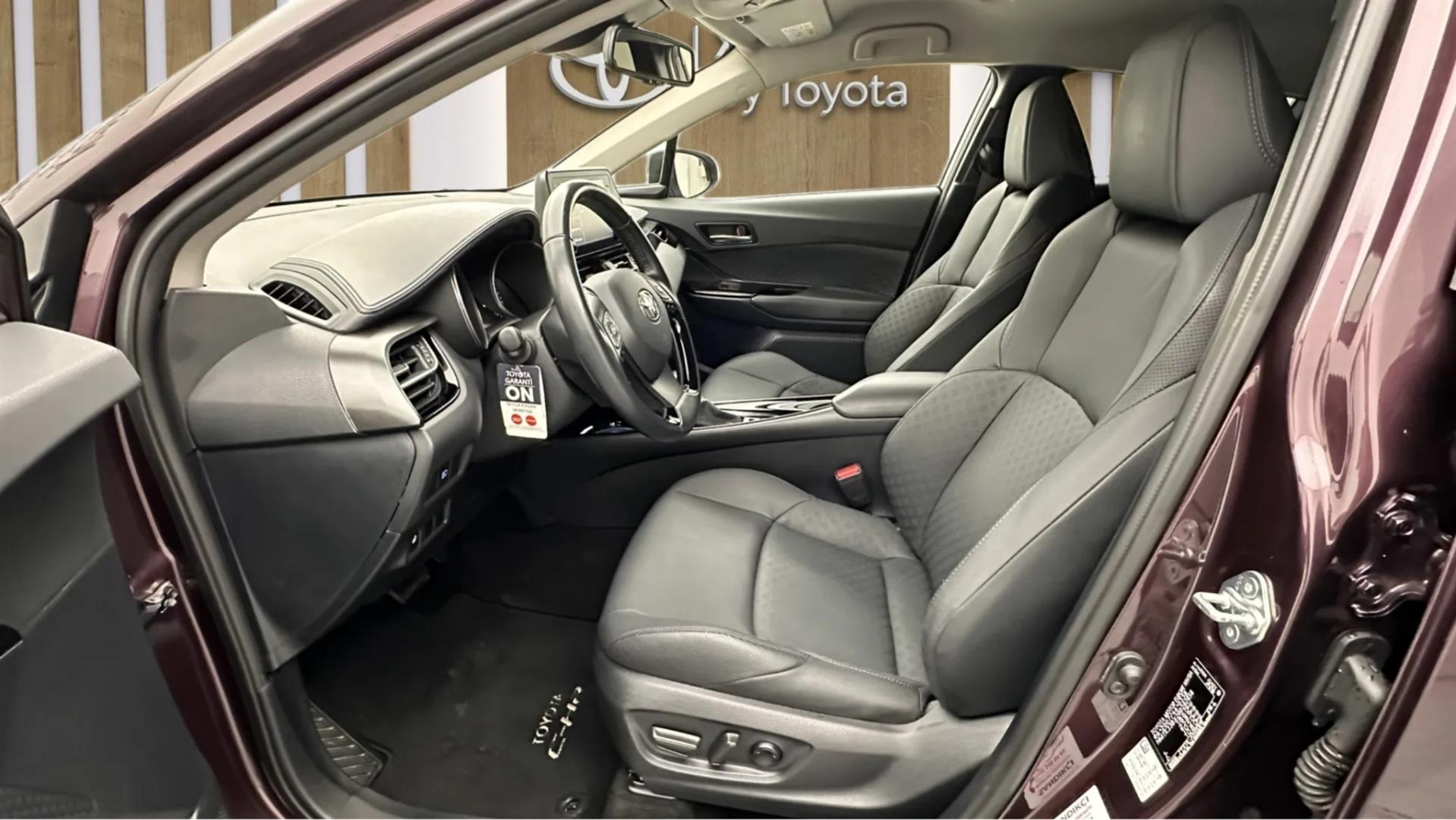 2023 TOYOTA C-HR 1.8 HYBRID 4*2 PASSION X- PACK E-CVT