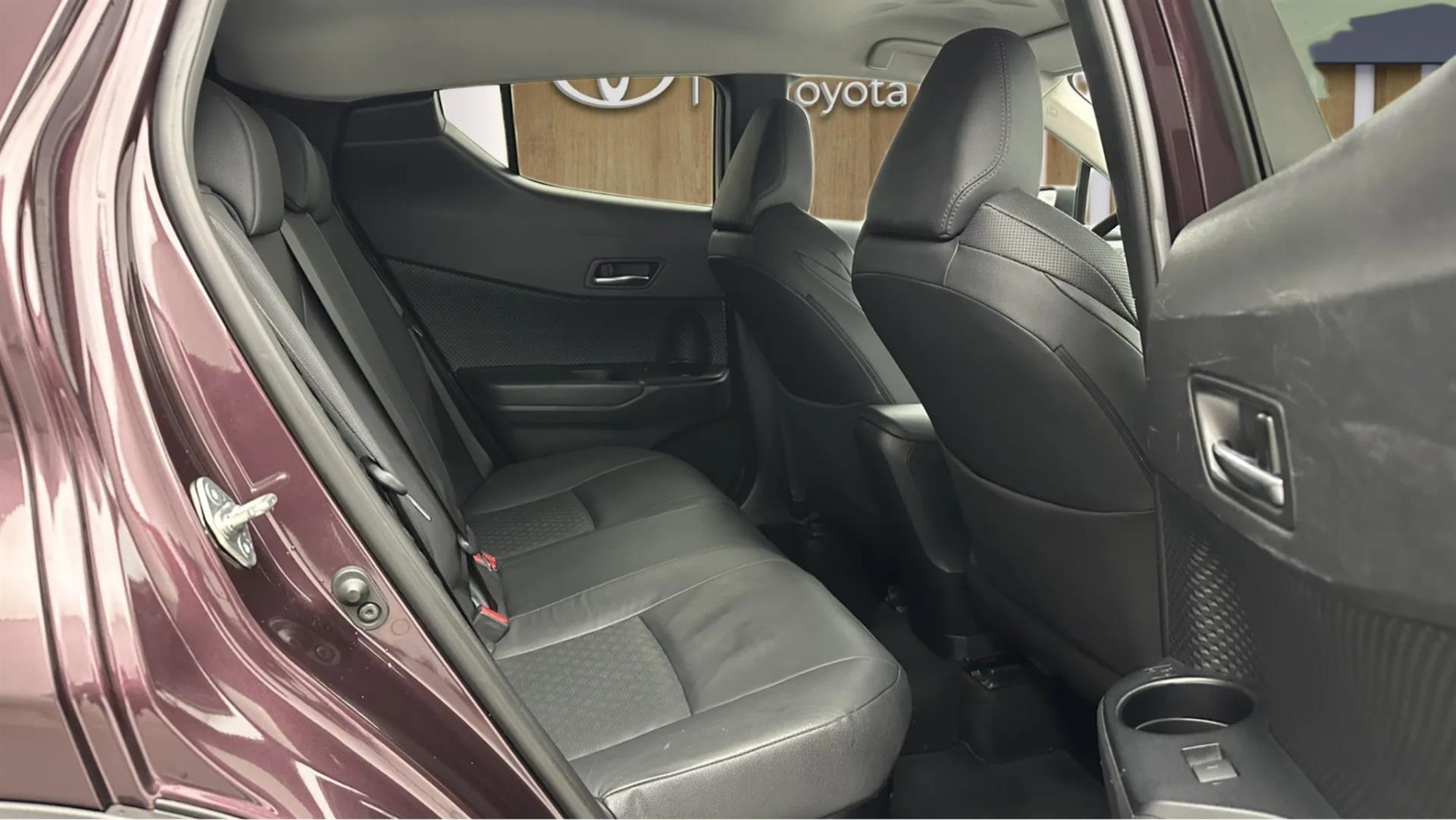 2023 TOYOTA C-HR 1.8 HYBRID 4*2 PASSION X- PACK E-CVT