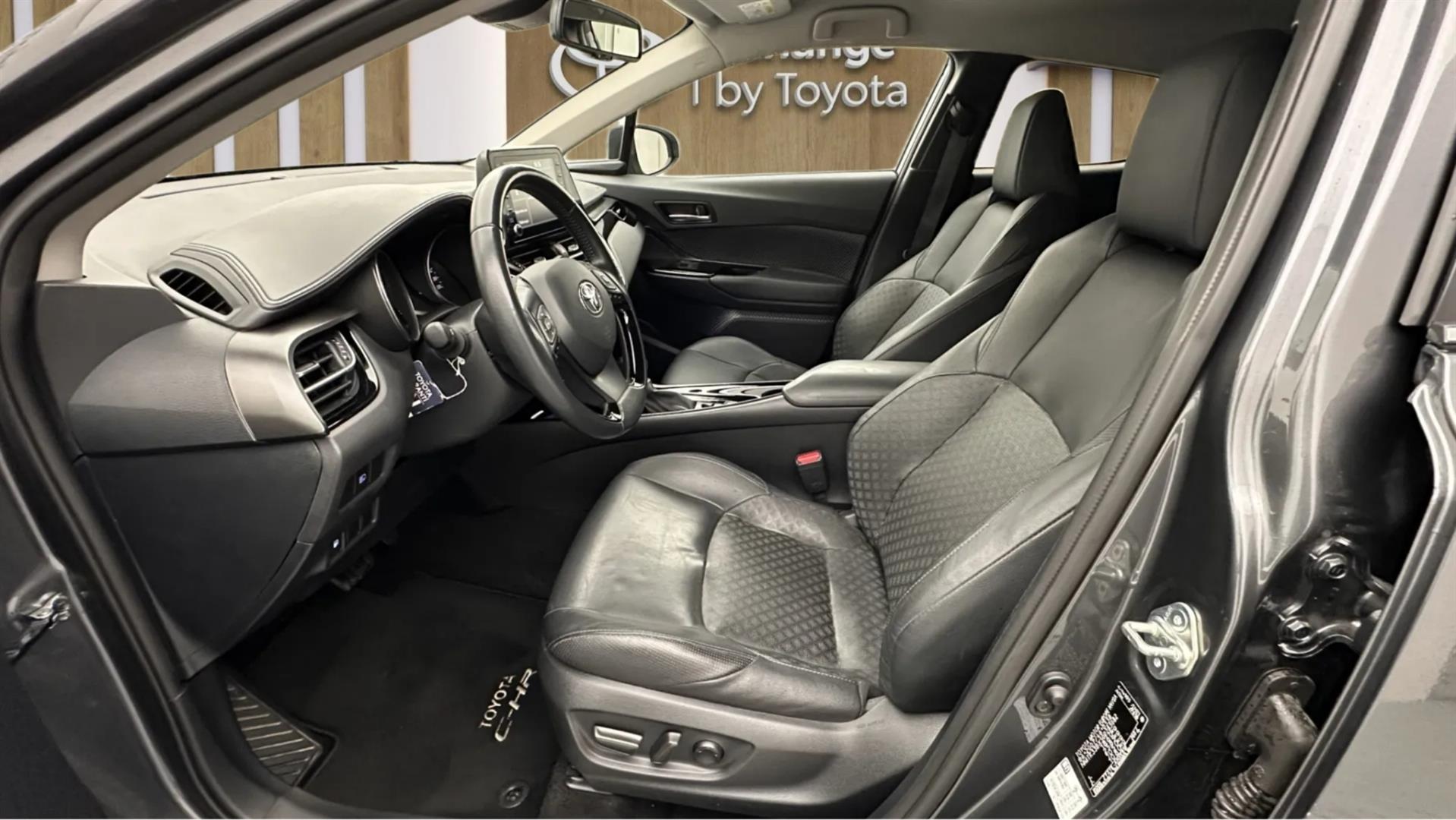2023 TOYOTA C-HR 1.8 HYBRID 4*2 PASSION X- PACK E-CVT